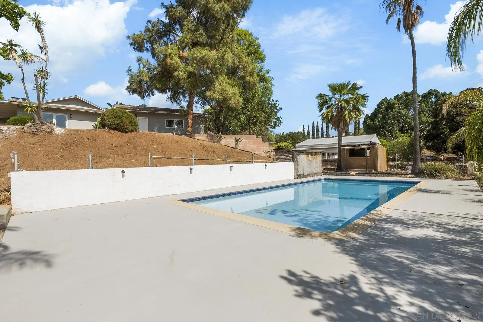 9484-86 La Cuesta Dr