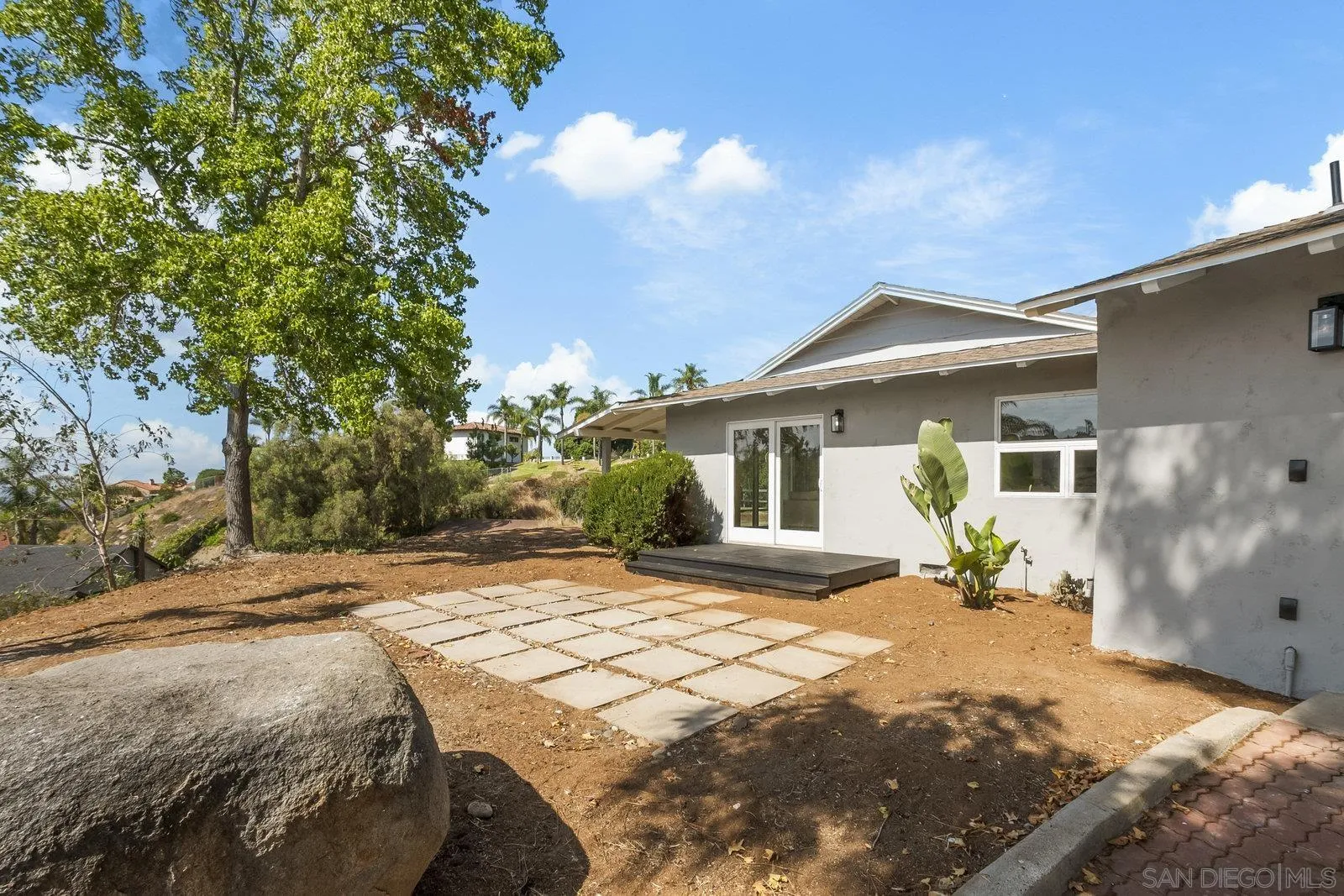 9484-86 La Cuesta Dr
