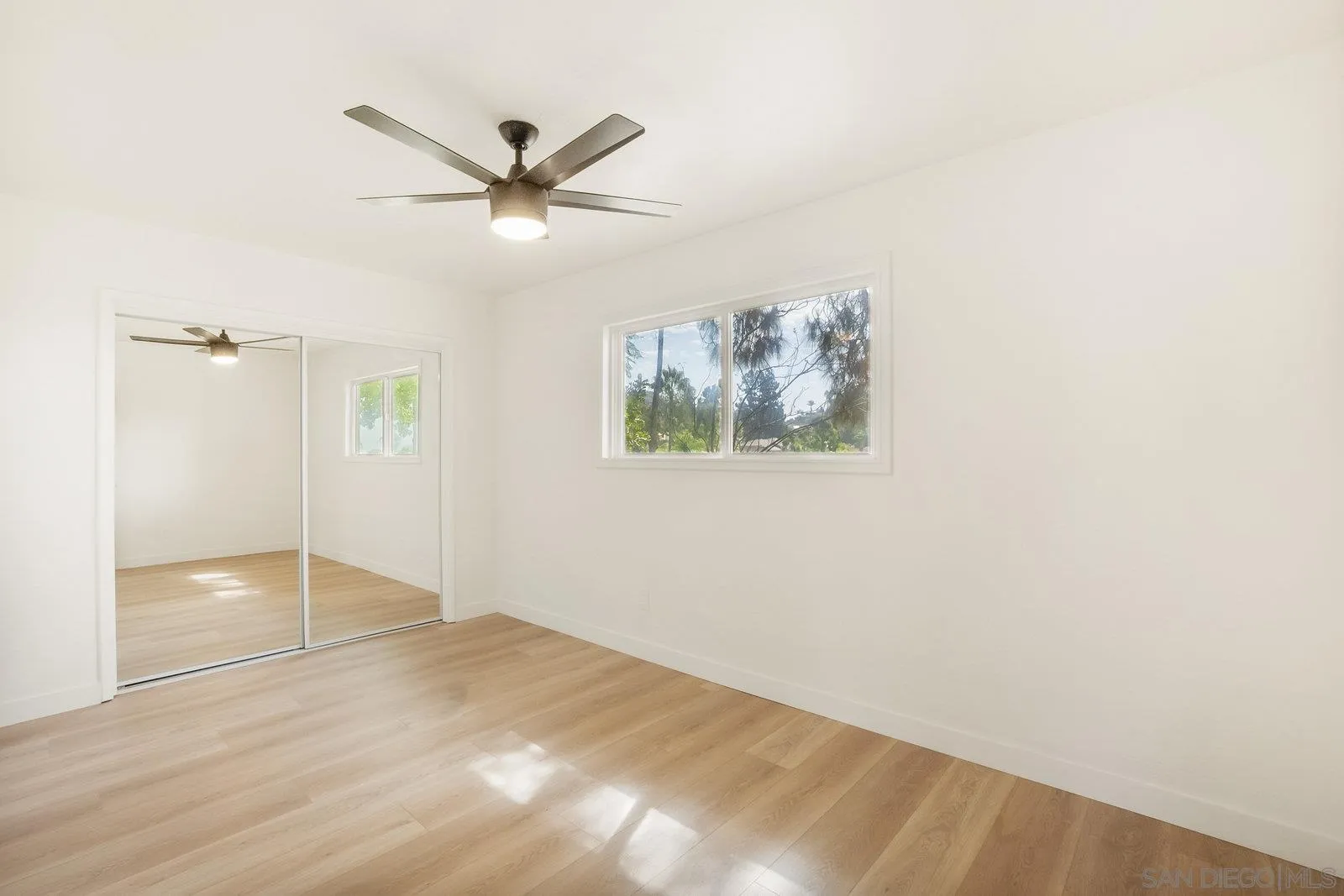 9484-86 La Cuesta Dr