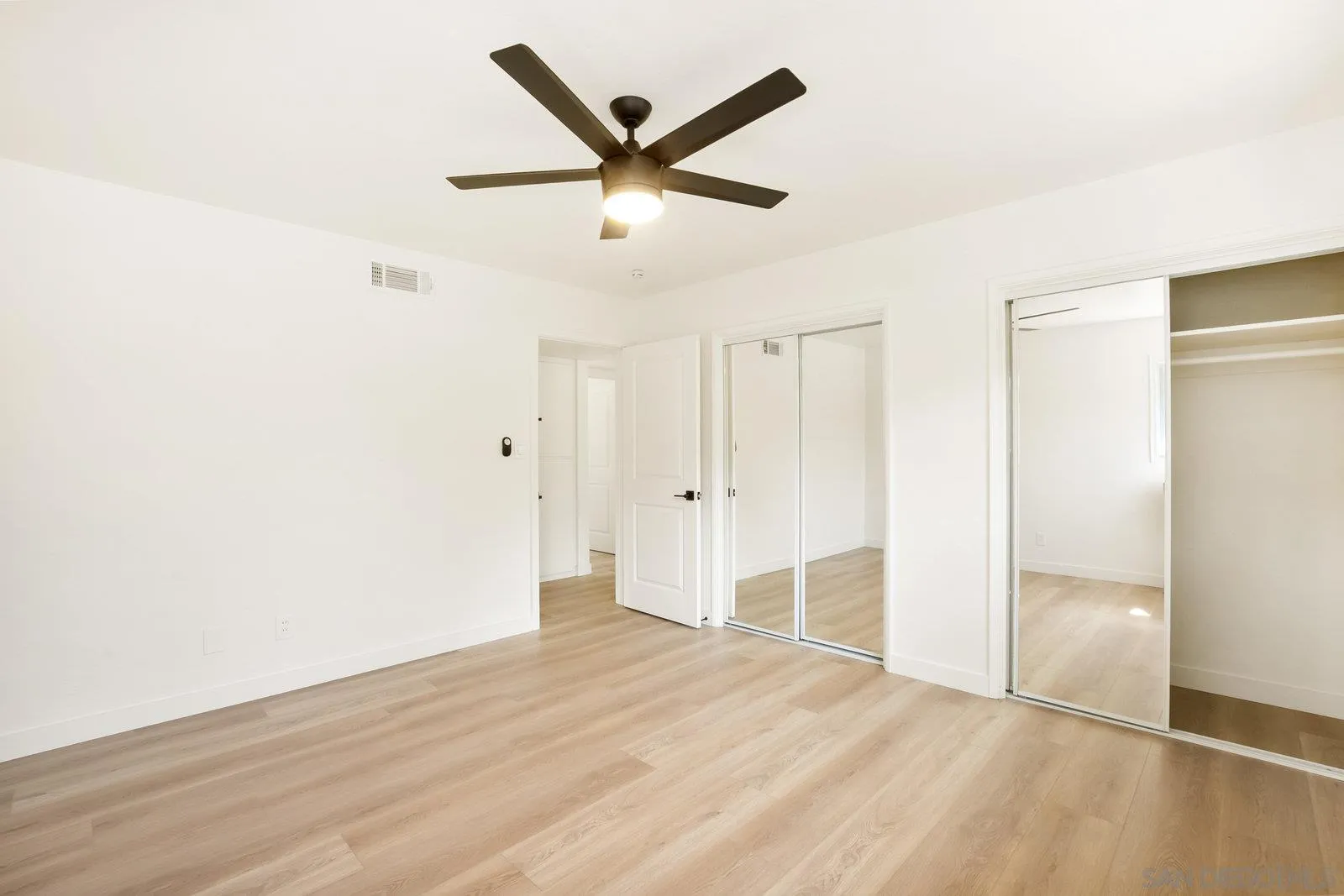 9484-86 La Cuesta Dr