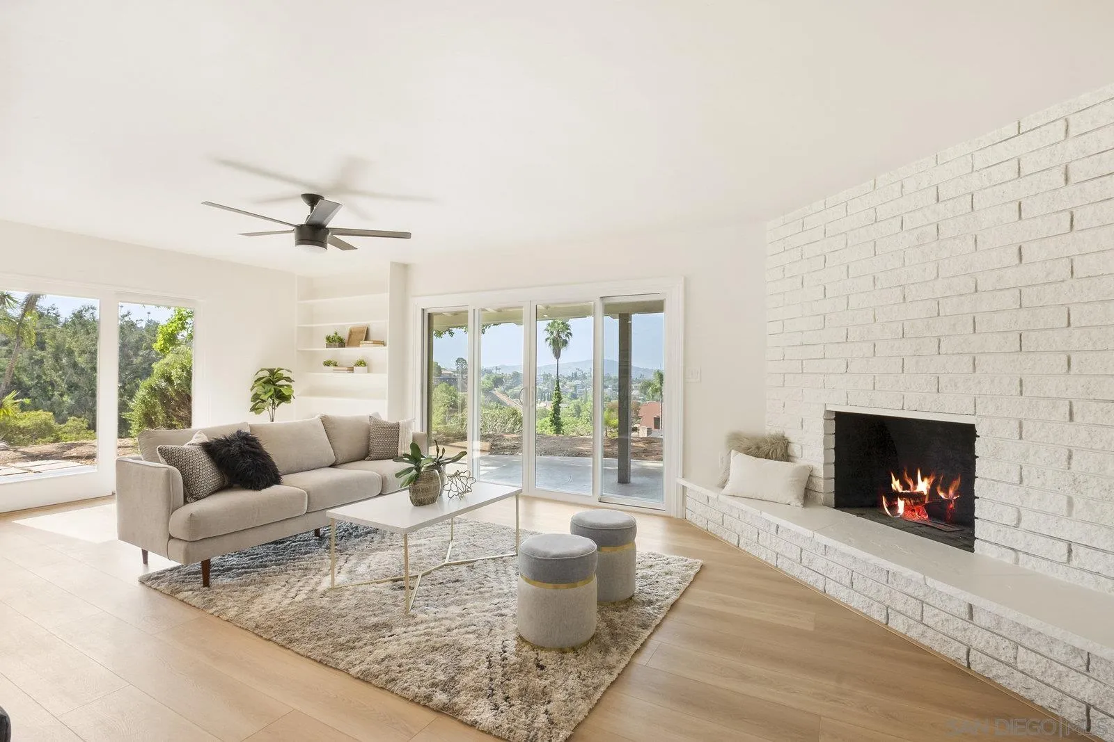 9484-86 La Cuesta Dr