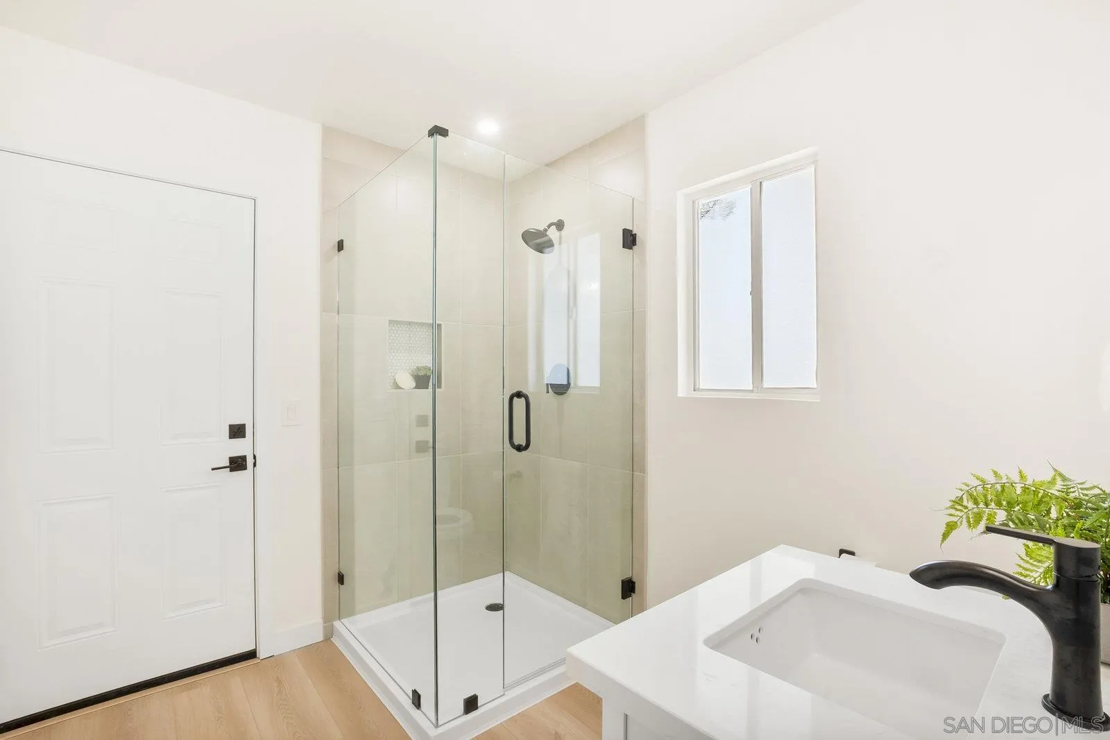 9484-86 La Cuesta Dr