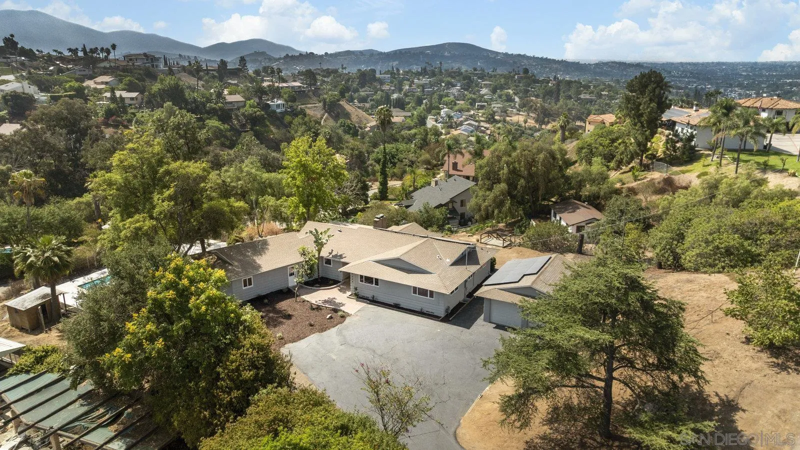 9484-86 La Cuesta Dr