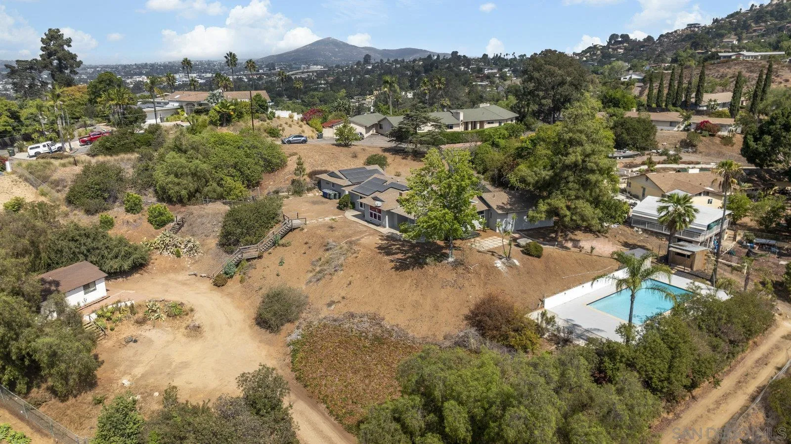 9484-86 La Cuesta Dr