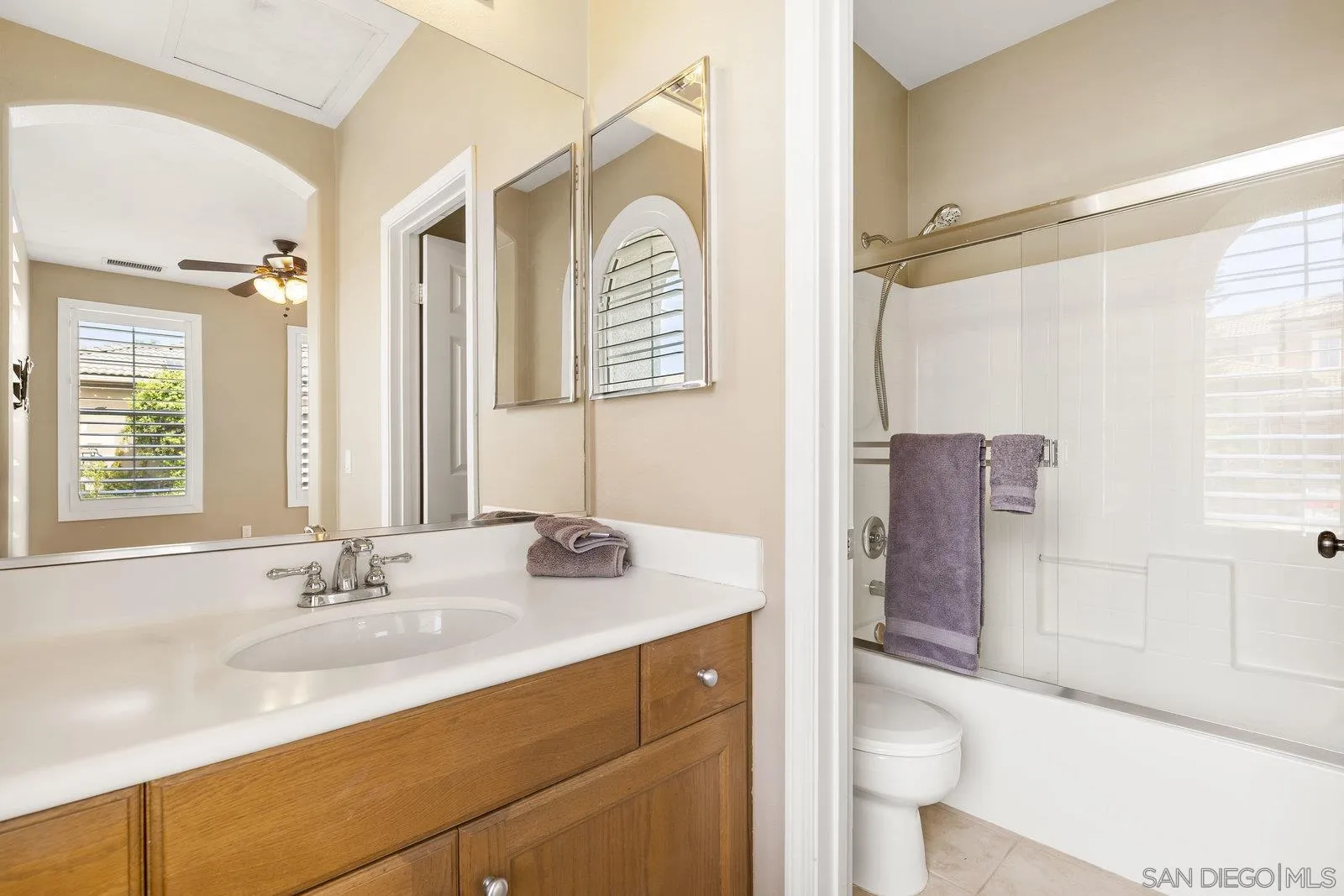 2337 Douglaston Glen