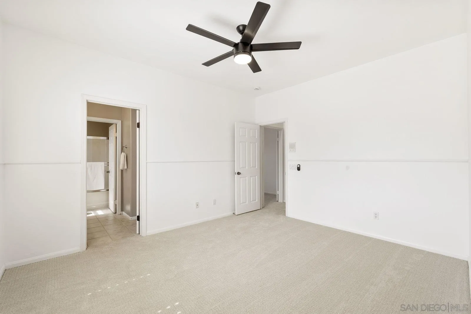 2337 Douglaston Glen