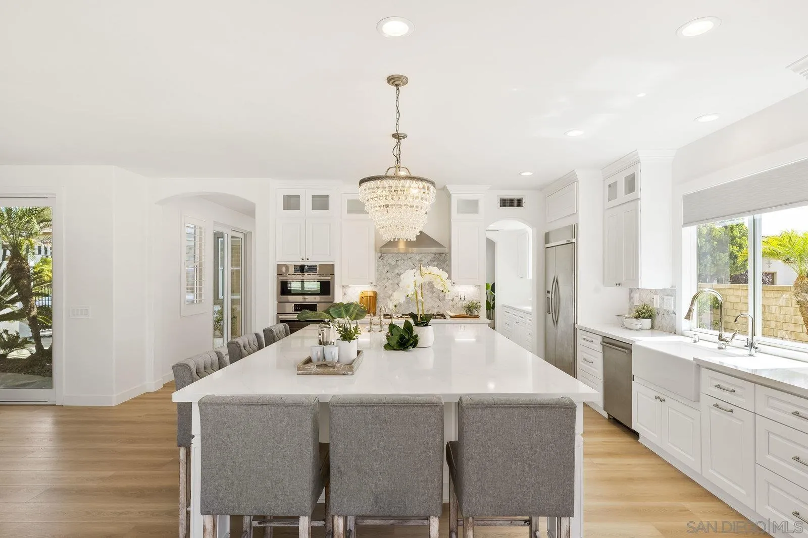 2337 Douglaston Glen