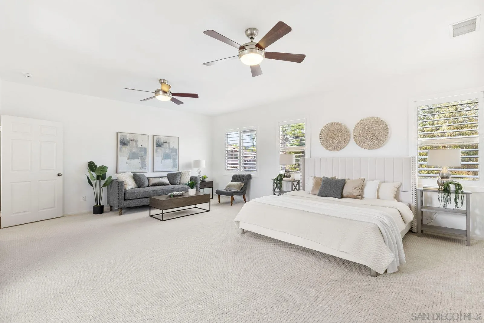2337 Douglaston Glen