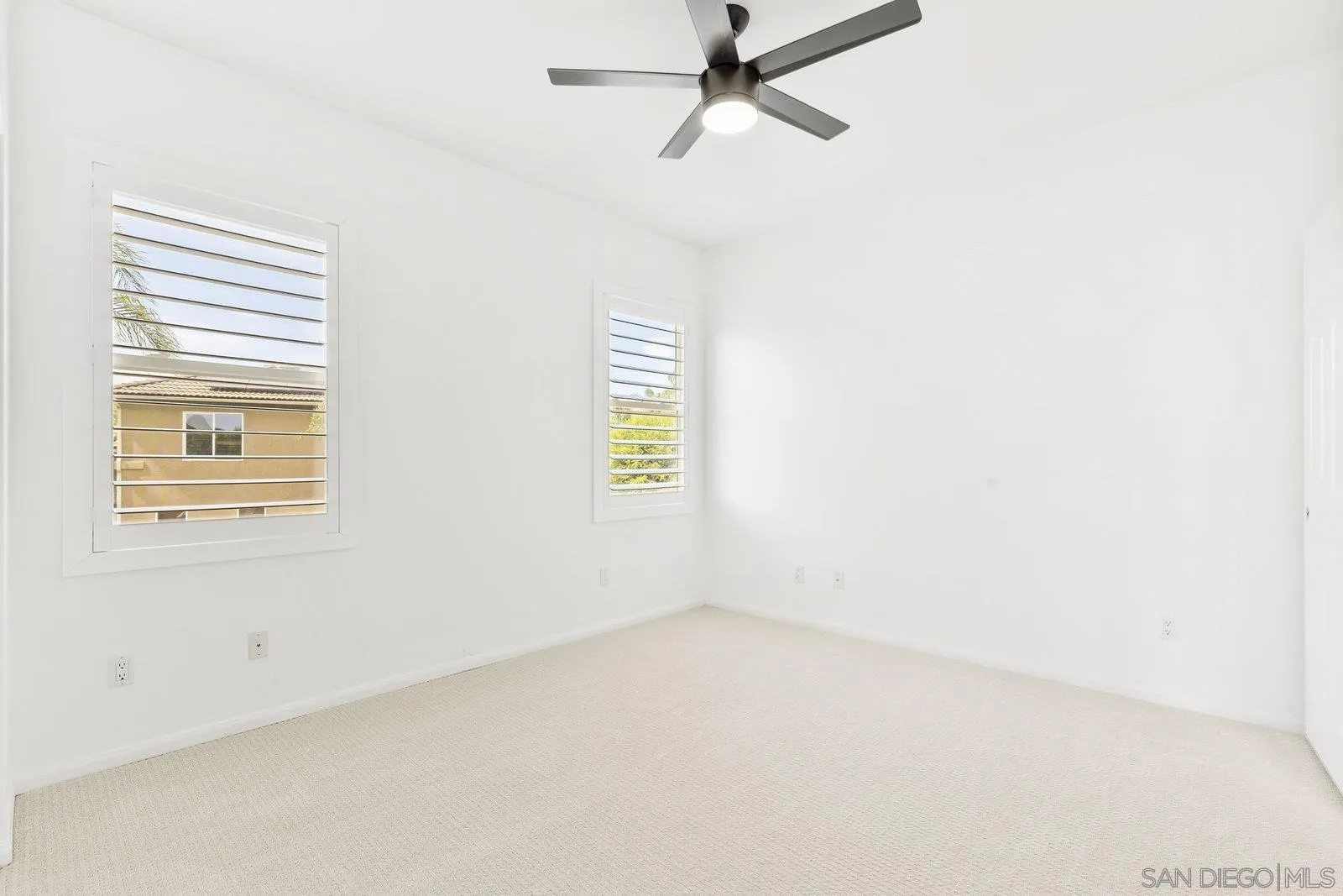2337 Douglaston Glen