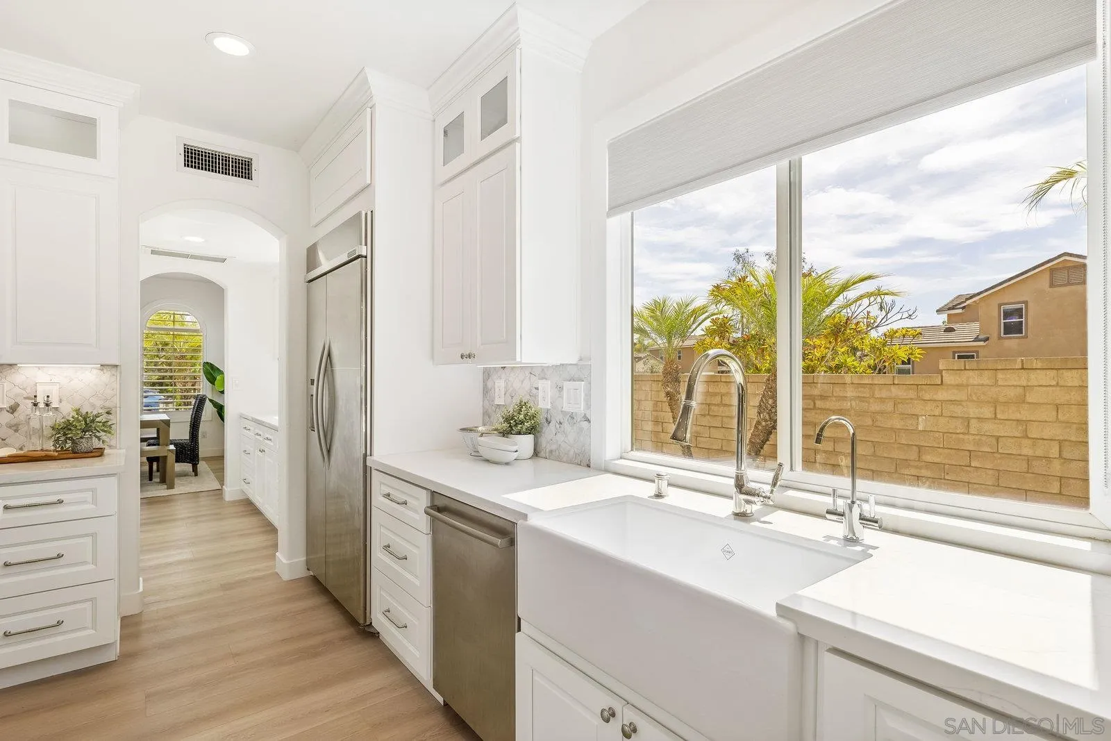 2337 Douglaston Glen