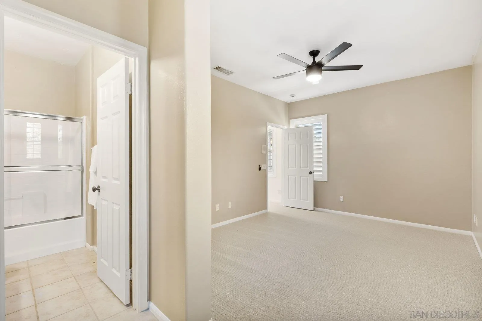 2337 Douglaston Glen