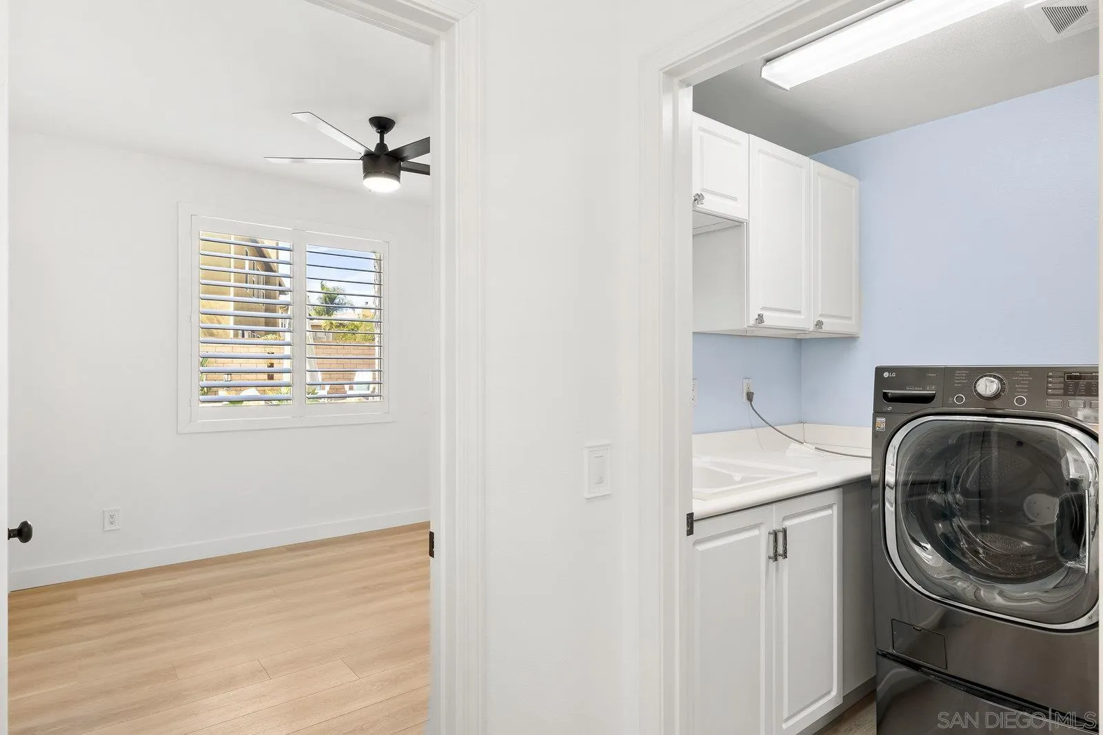 2337 Douglaston Glen
