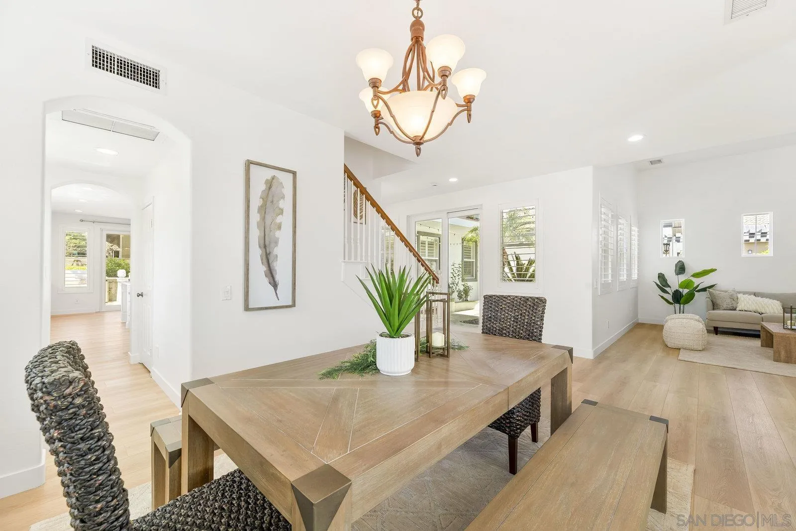 2337 Douglaston Glen