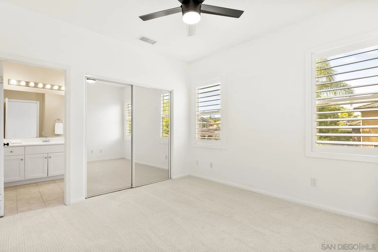 2337 Douglaston Glen