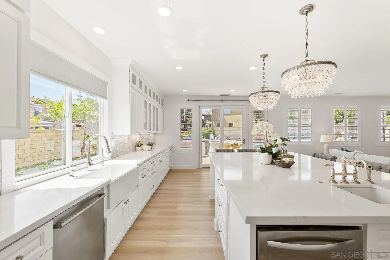2337 Douglaston Glen