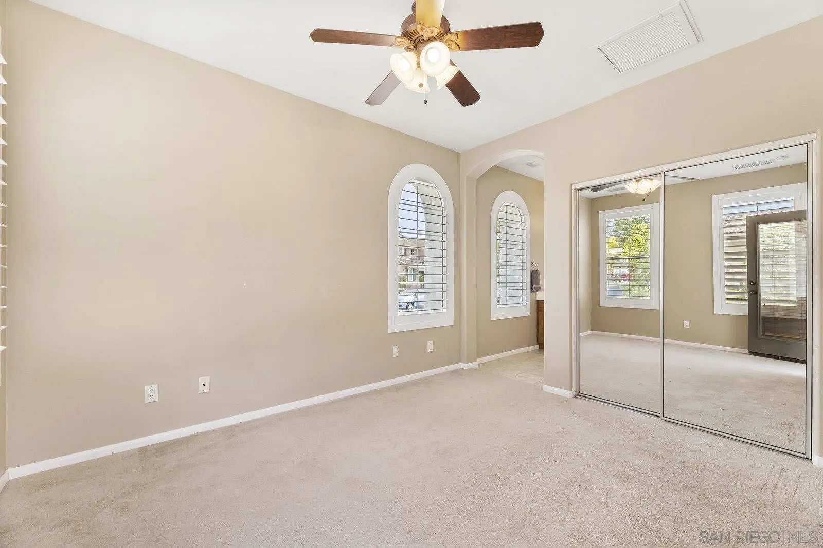 2337 Douglaston Glen