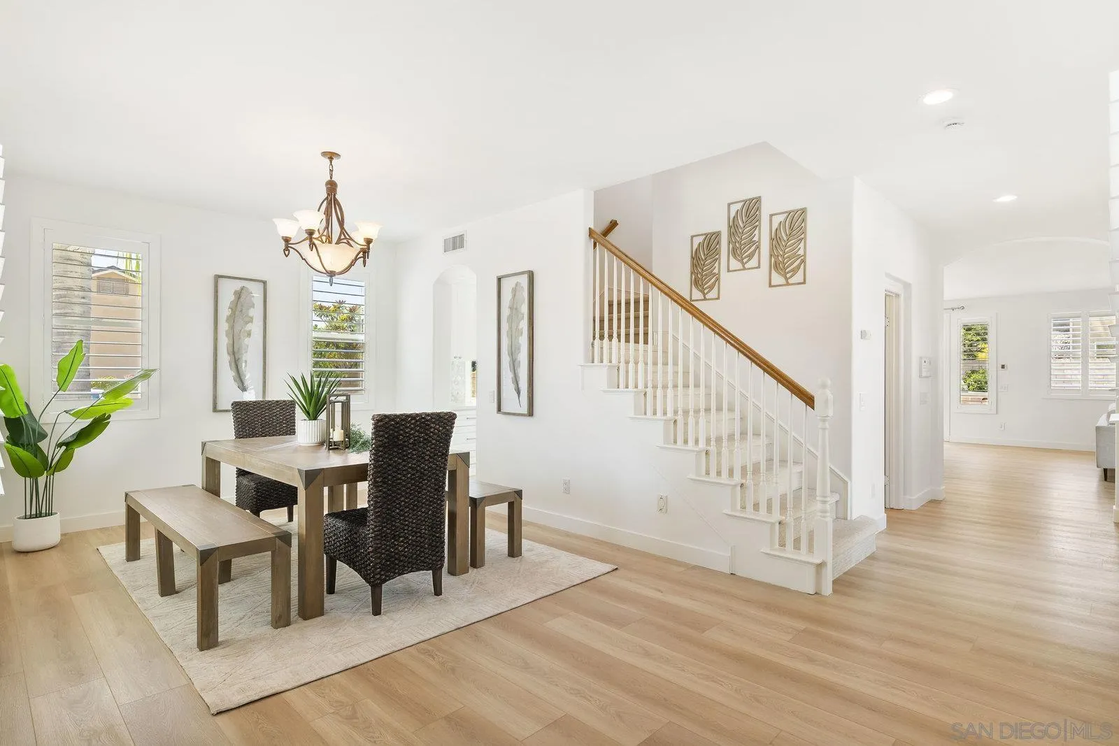 2337 Douglaston Glen