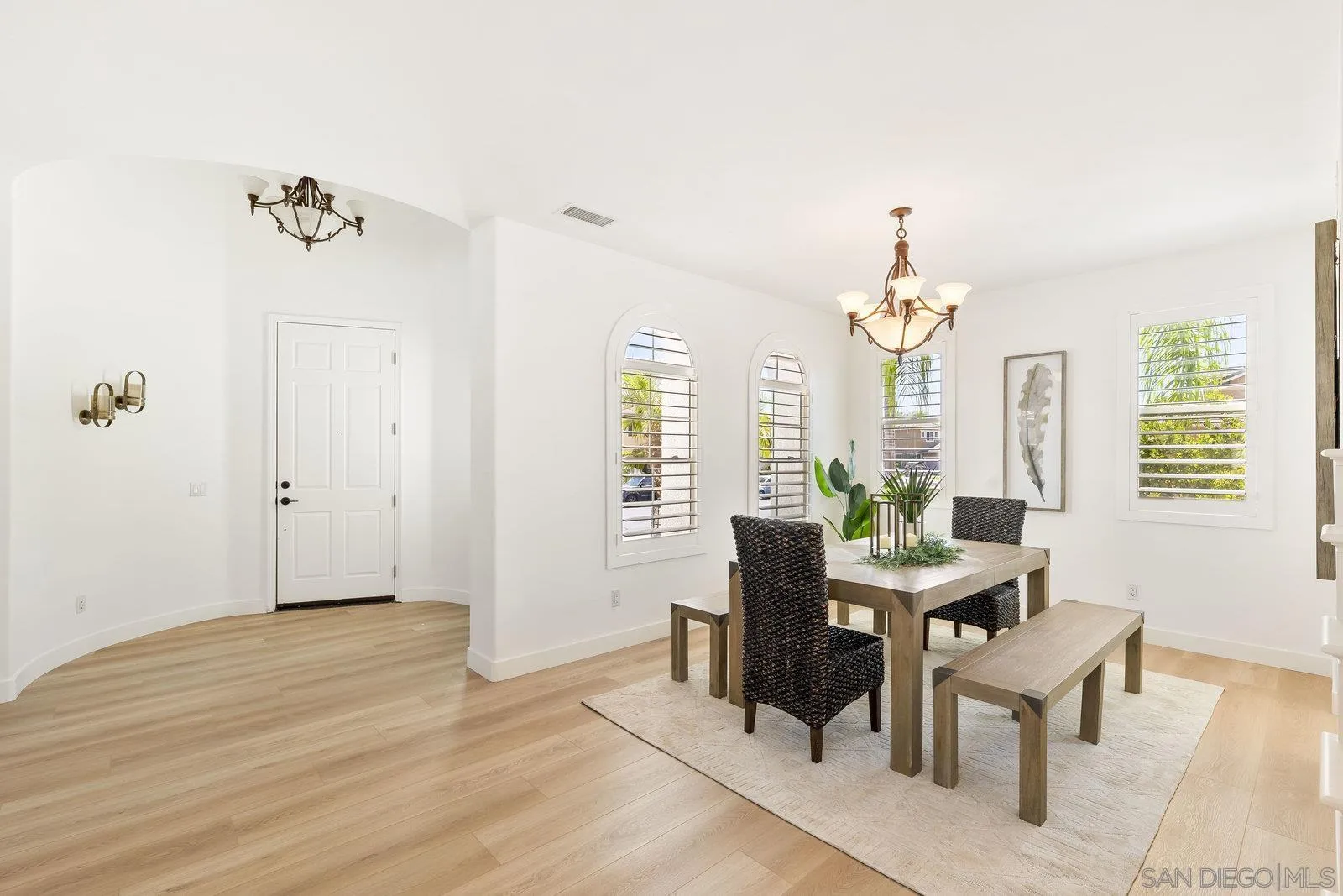 2337 Douglaston Glen