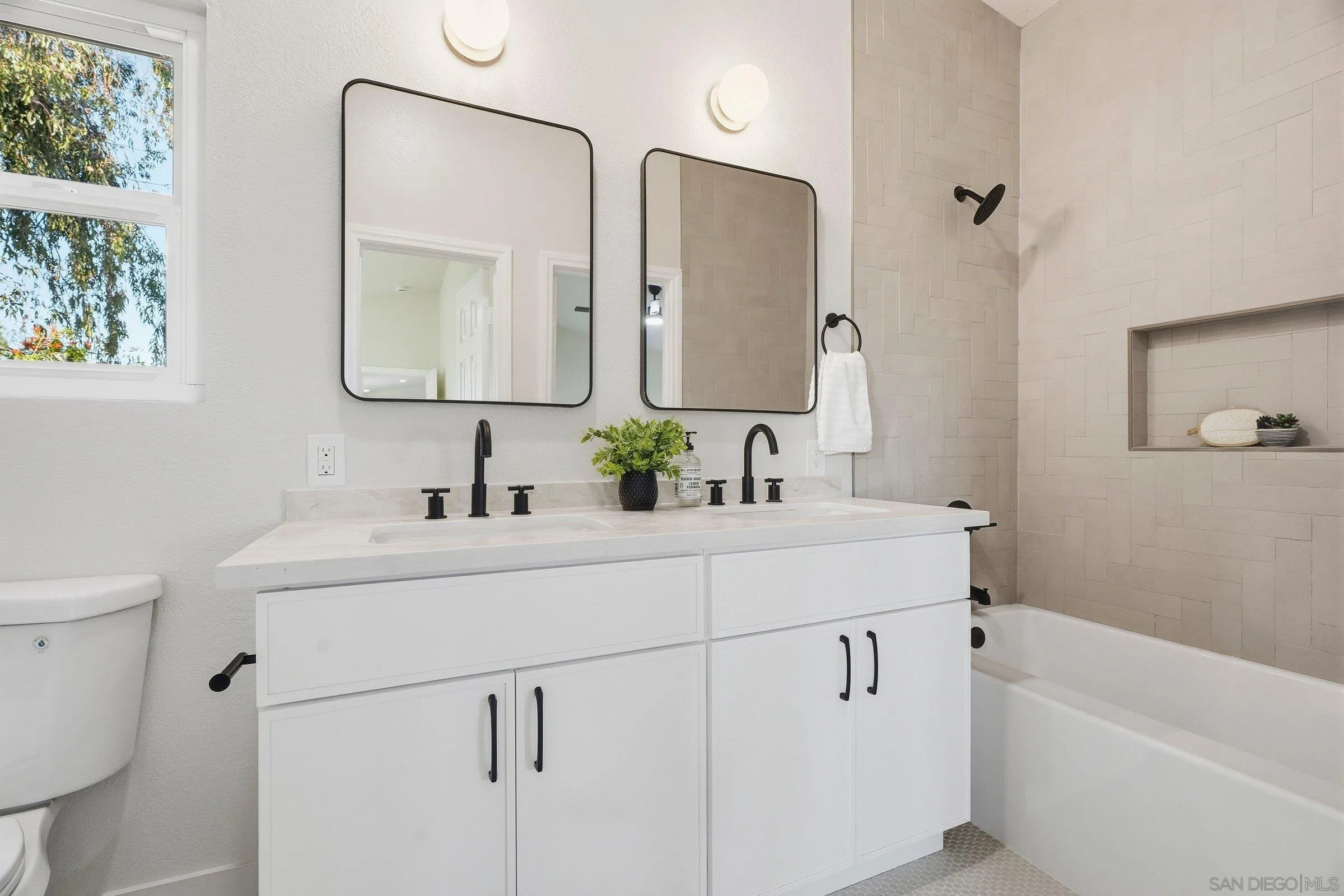 10747 Birch Bluff Ave