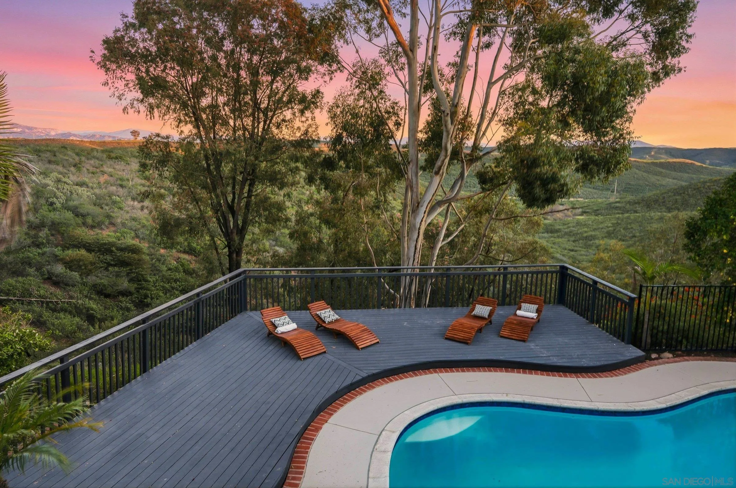 10747 Birch Bluff Ave