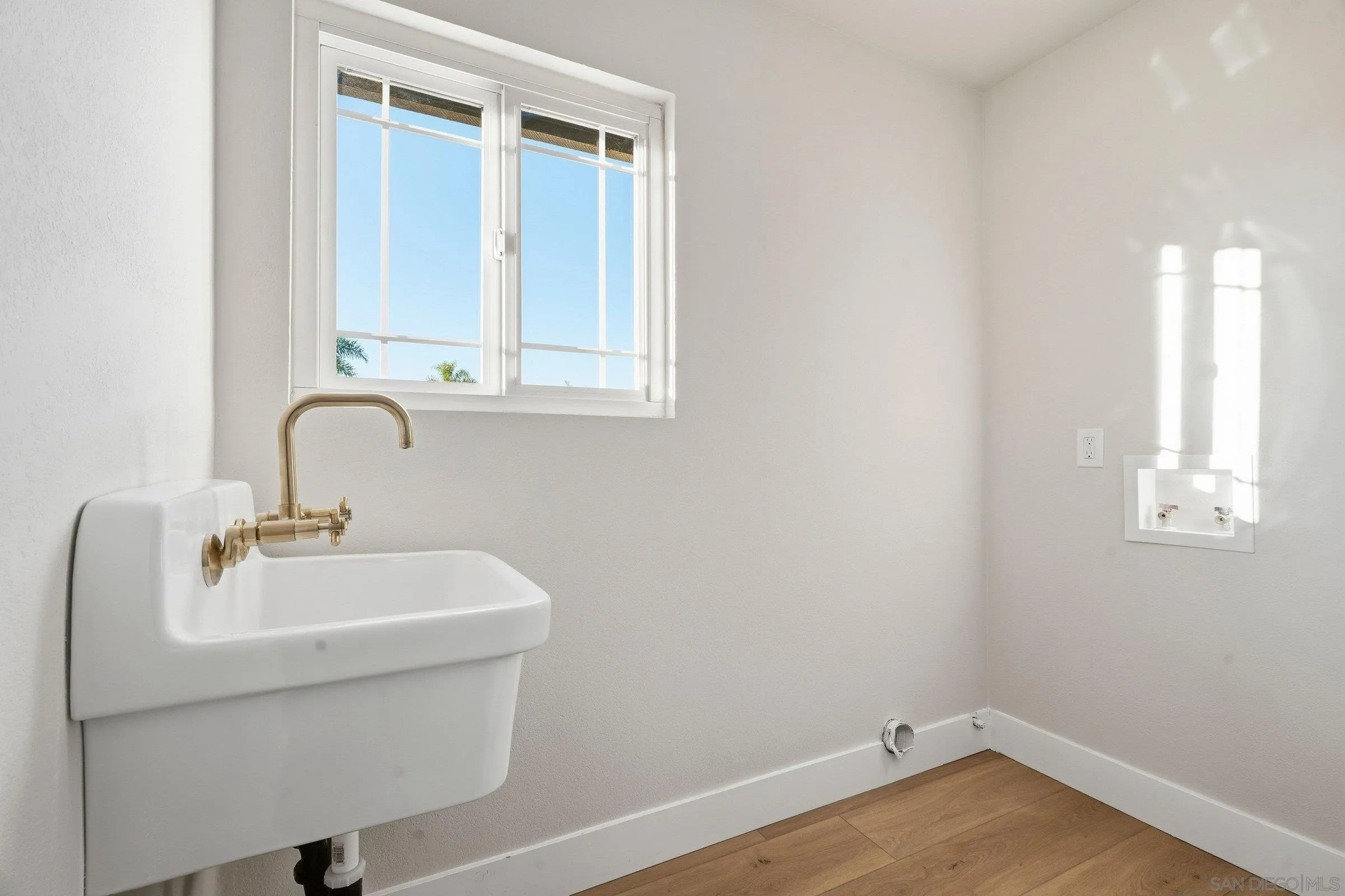 10747 Birch Bluff Ave