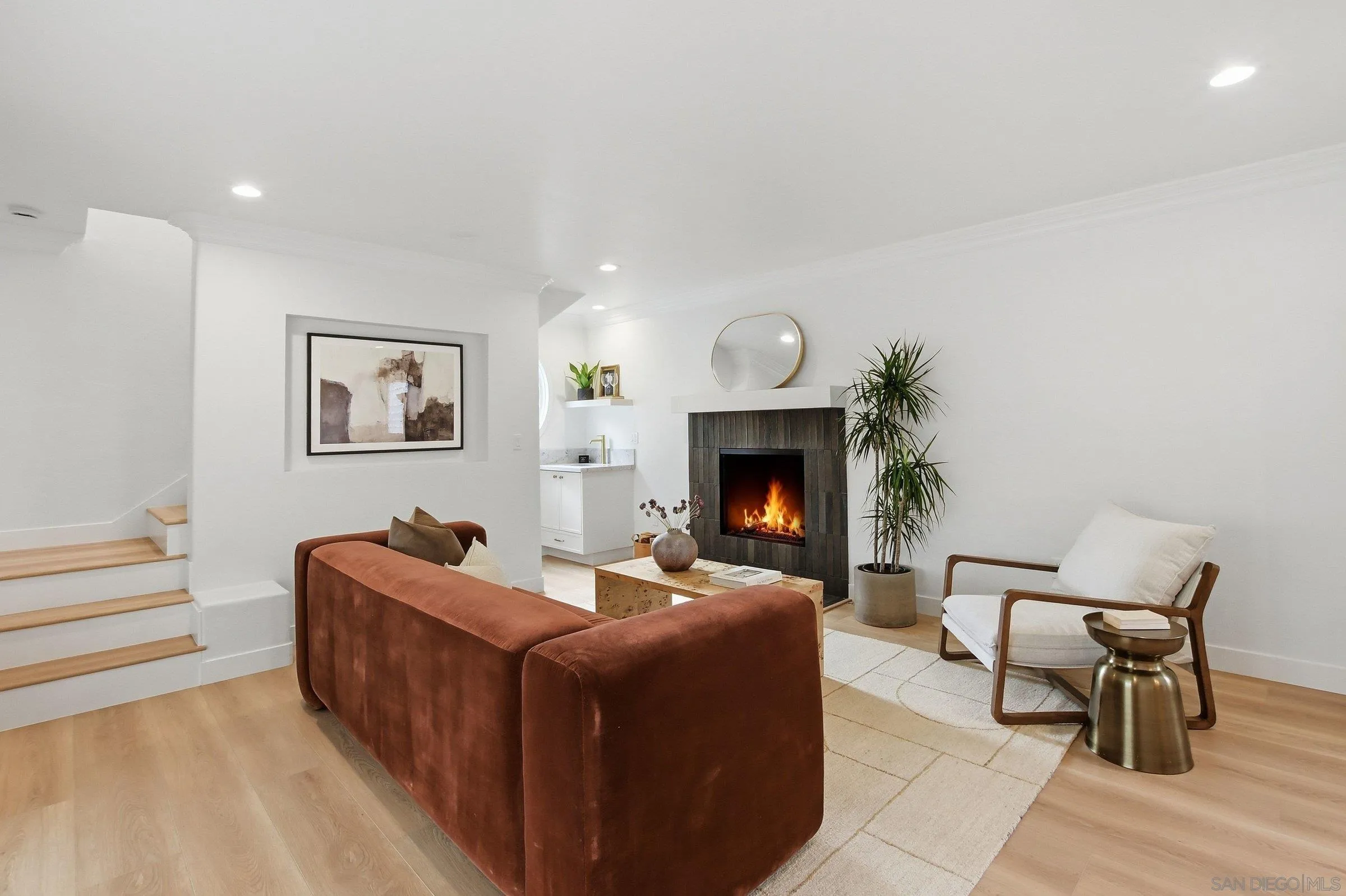 4906 Lorraine Dr