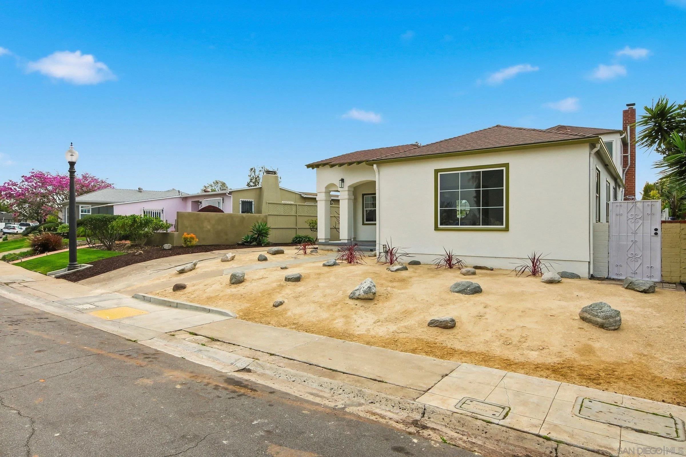 4906 Lorraine Dr