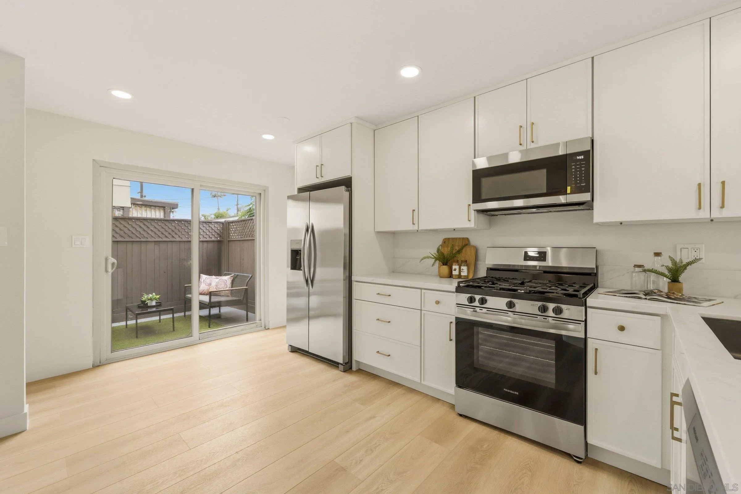 415 Woodlawn Ave Unit D