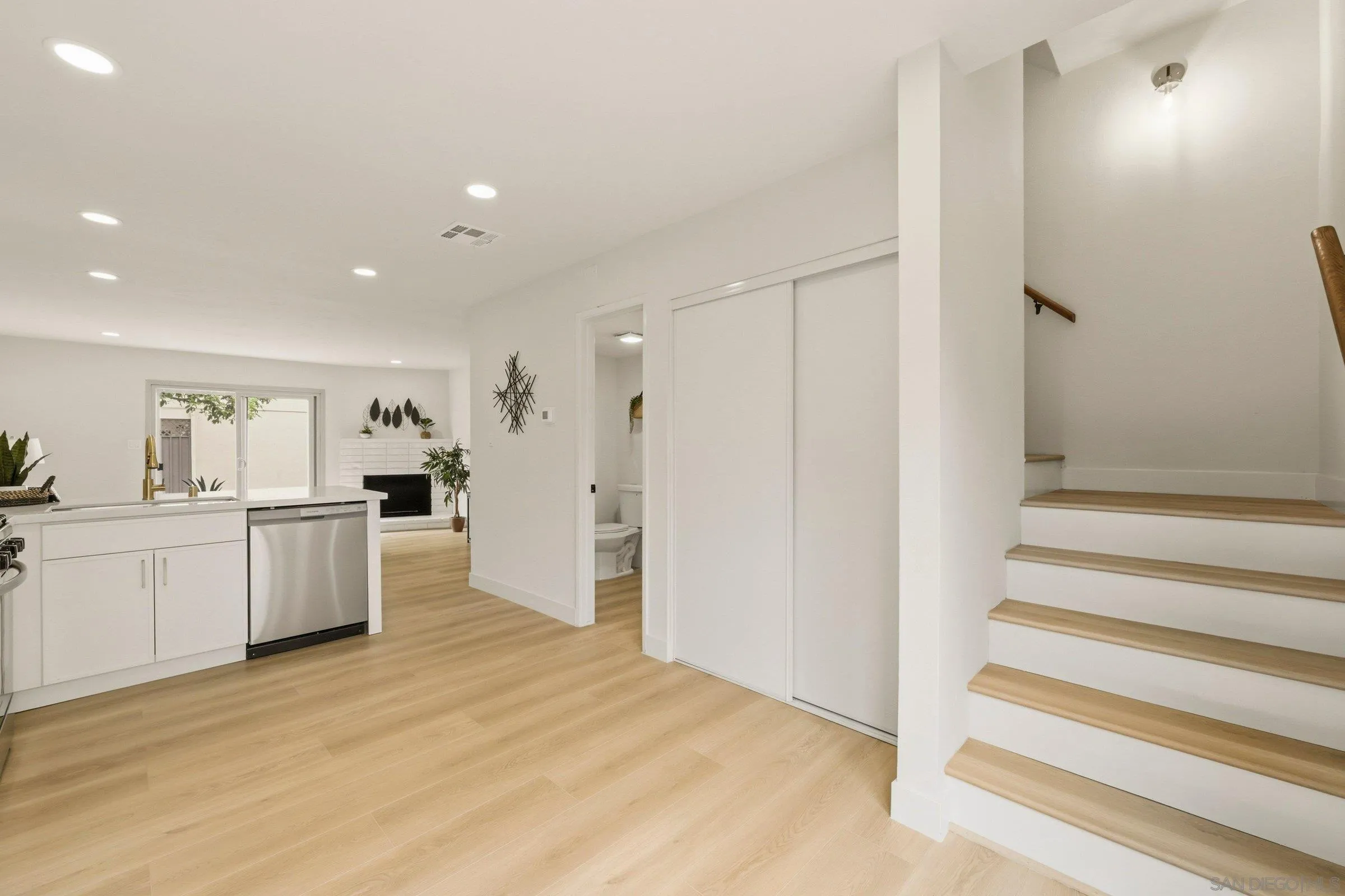 415 Woodlawn Ave Unit D