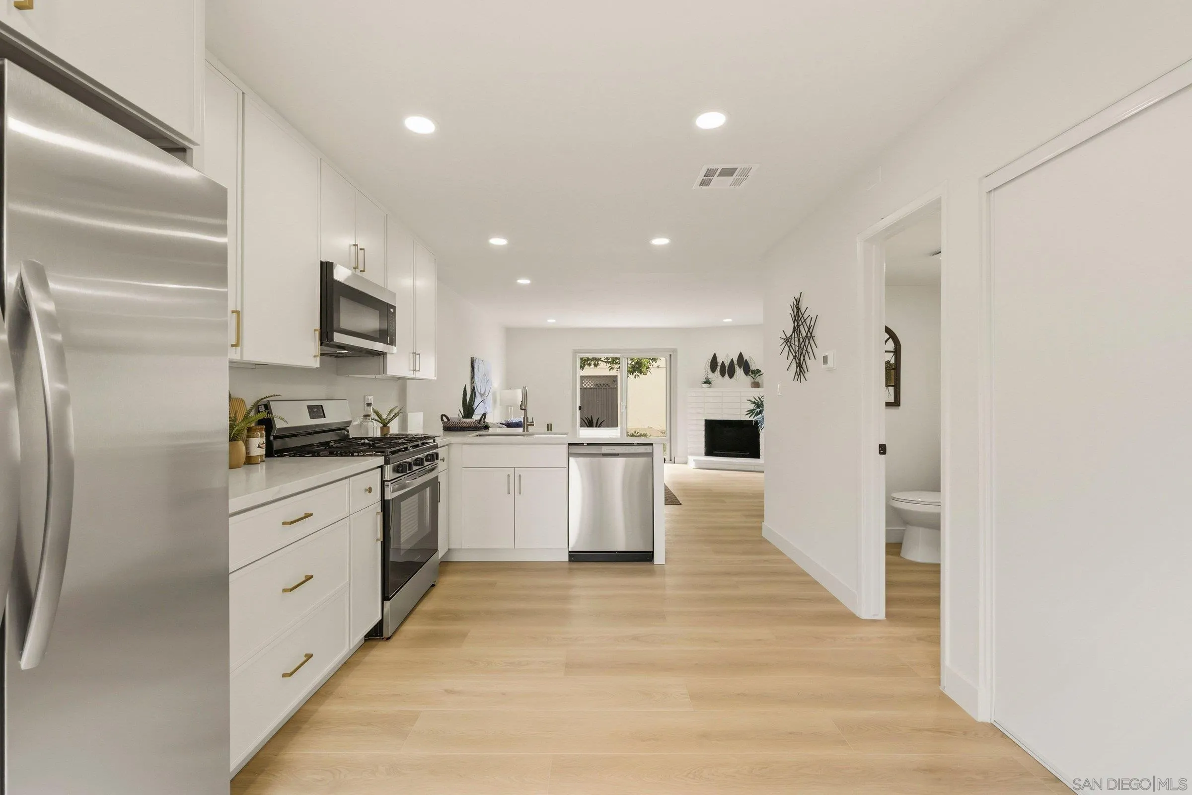 415 Woodlawn Ave Unit D