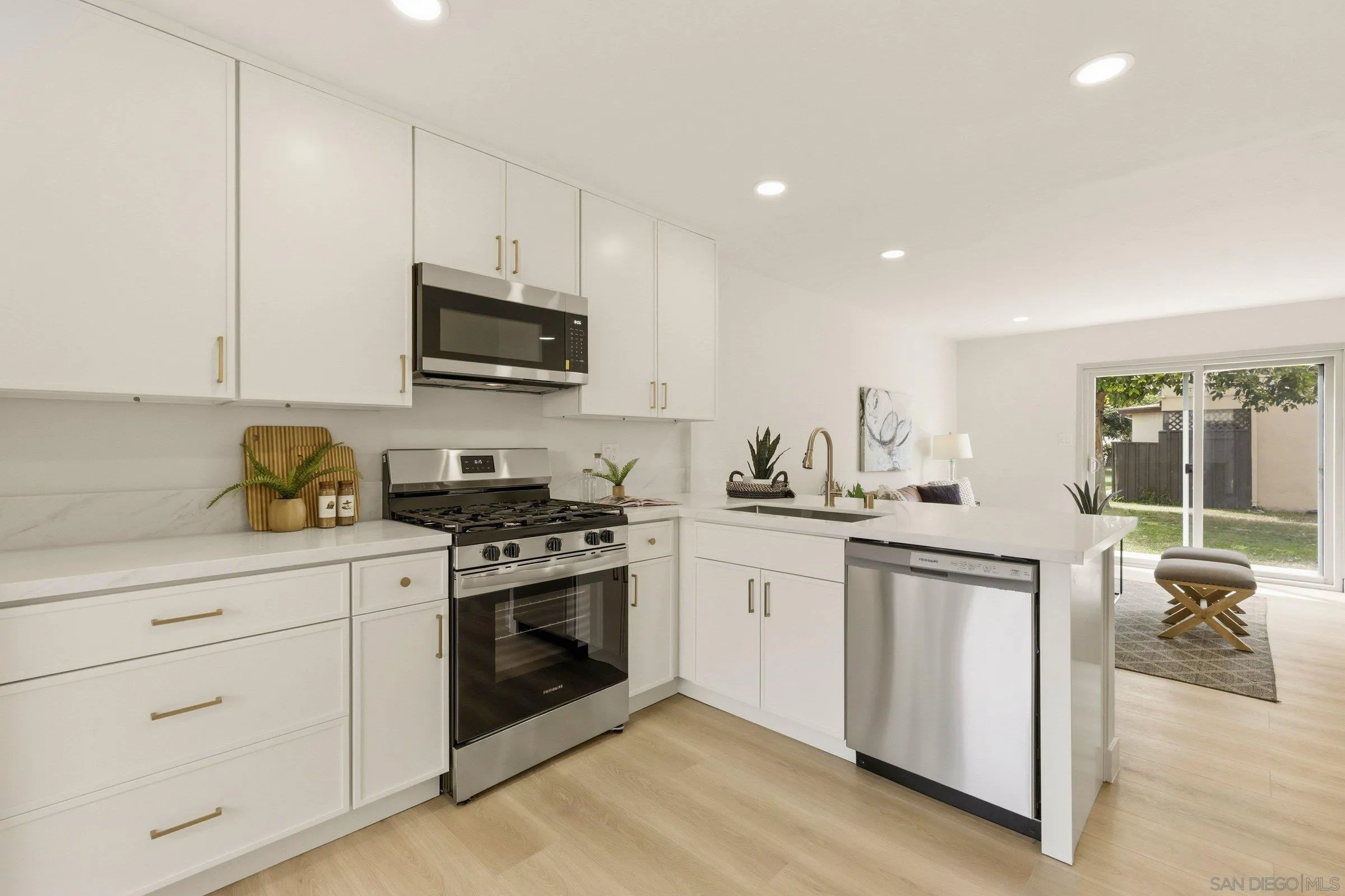 415 Woodlawn Ave Unit D