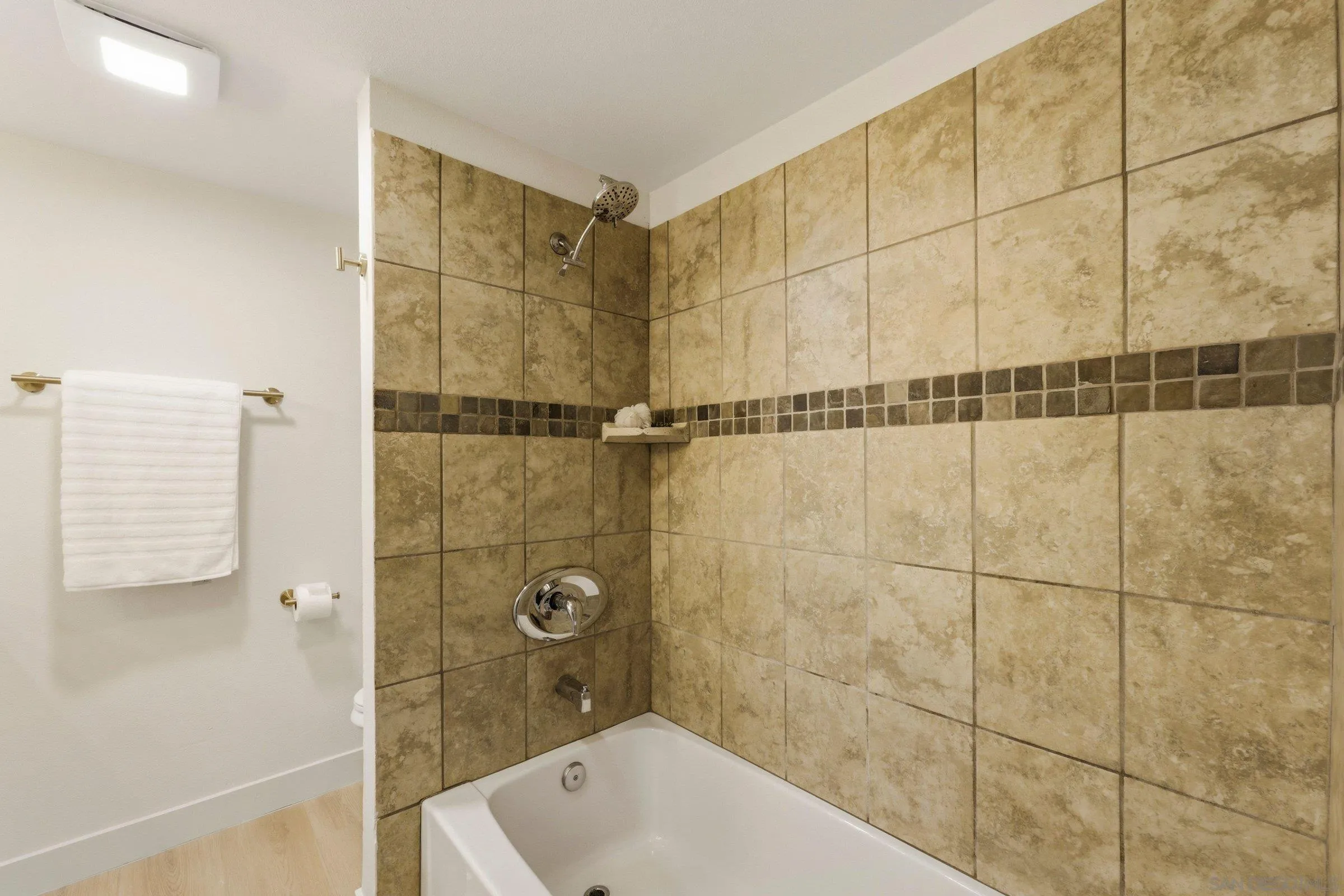 415 Woodlawn Ave Unit D