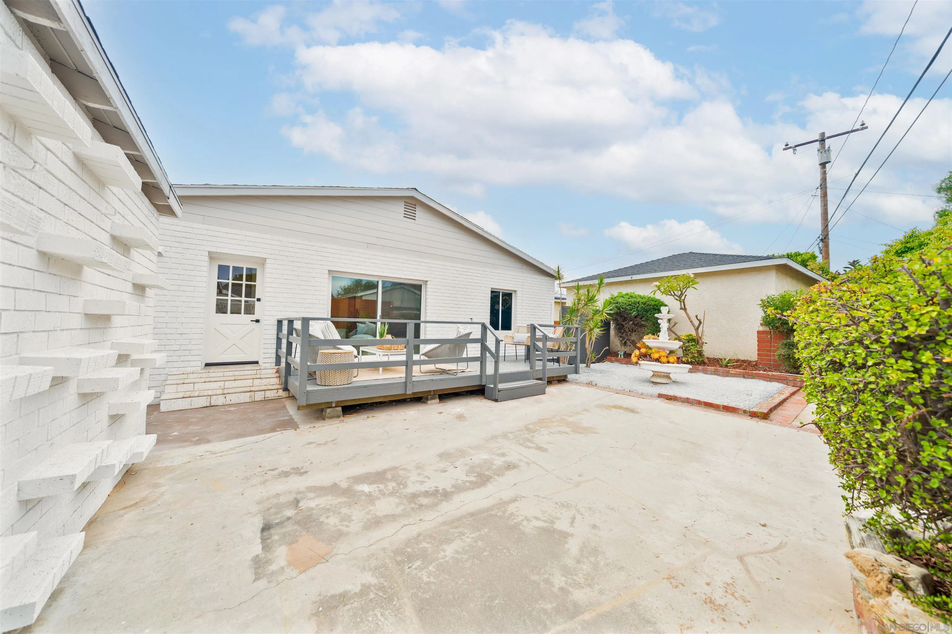1116 Cerise Ave