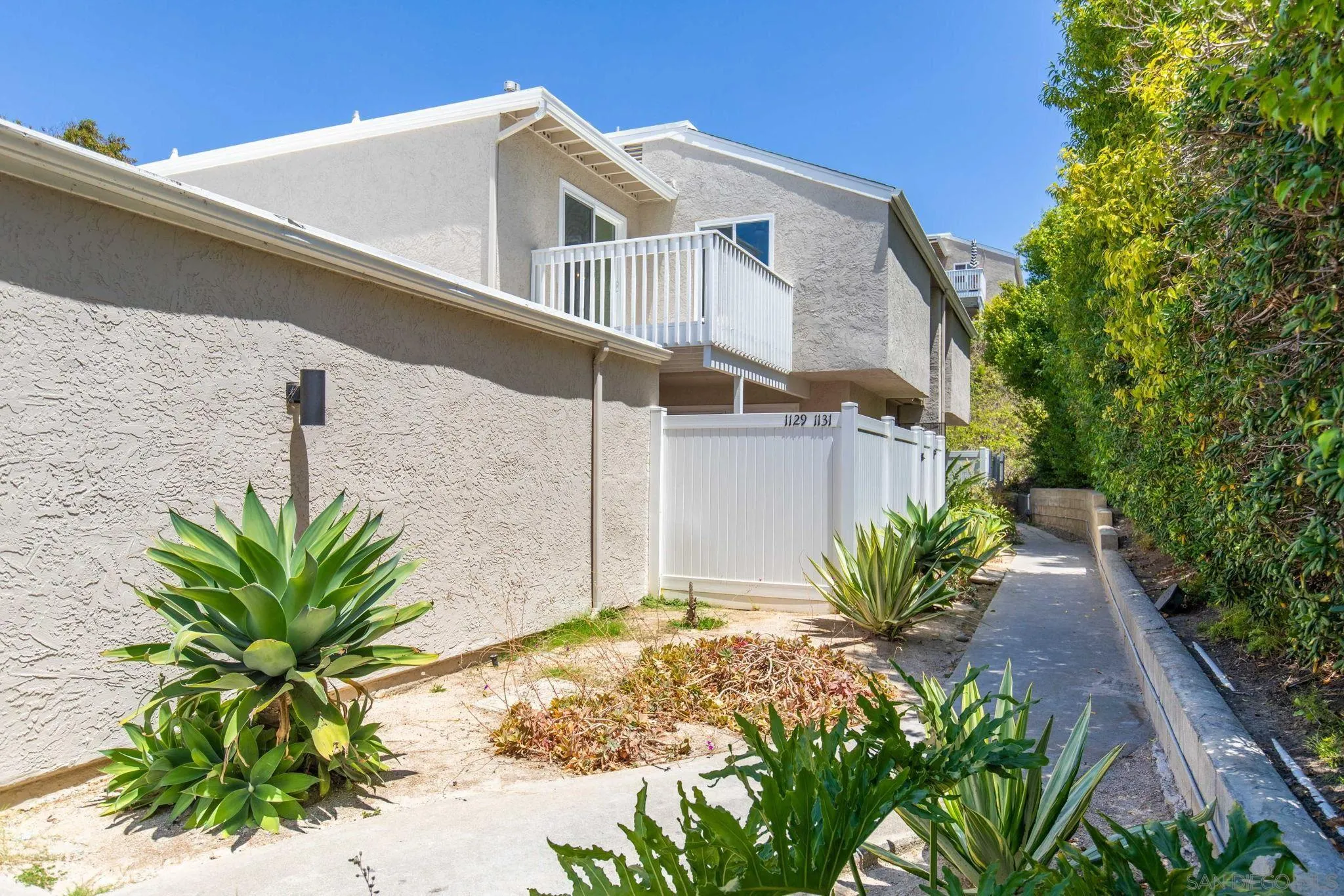 1129 Woodlake Drive
