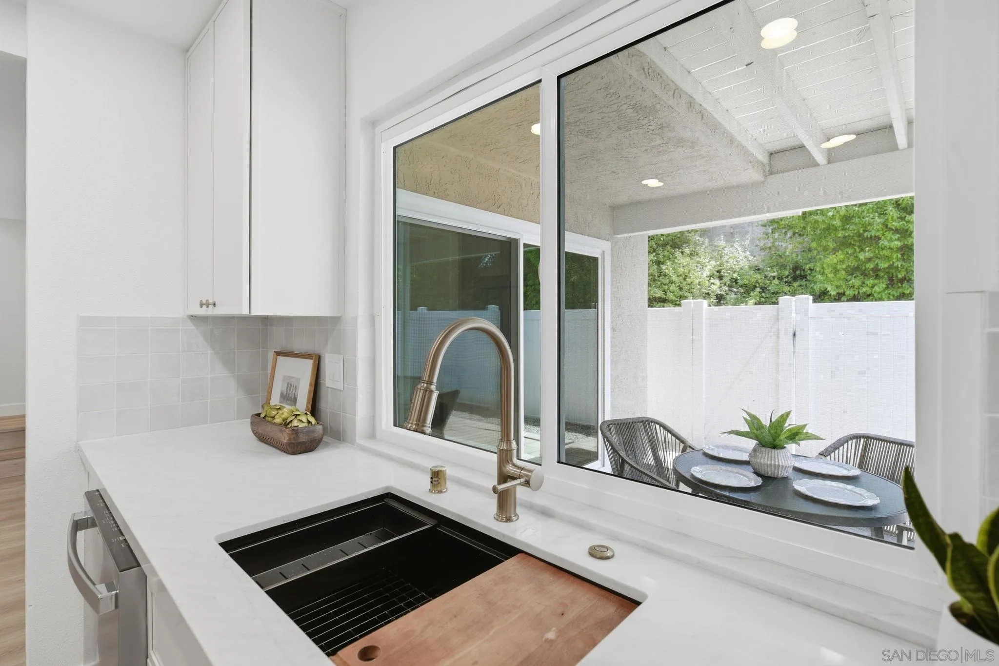1129 Woodlake Drive