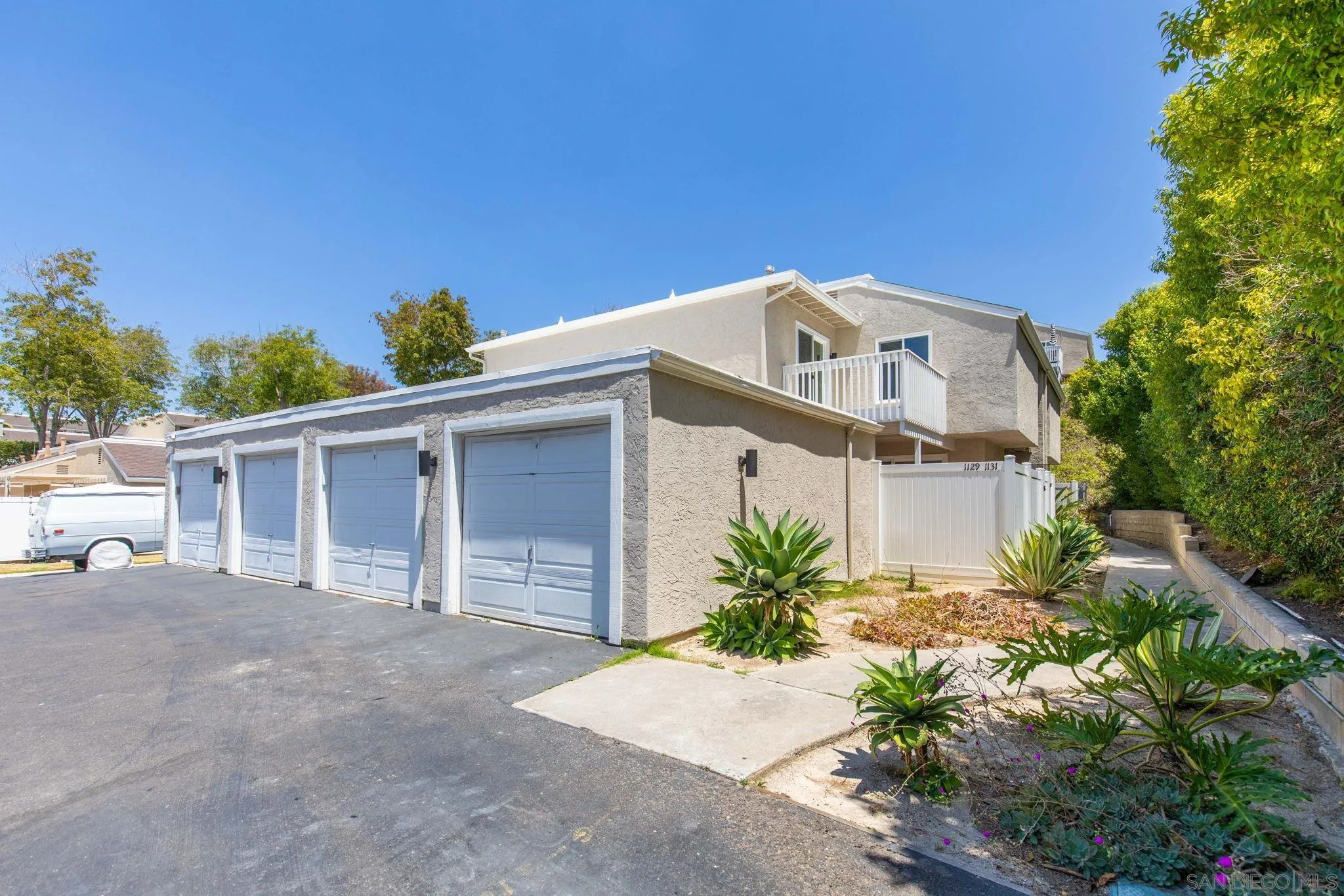 1129 Woodlake Drive