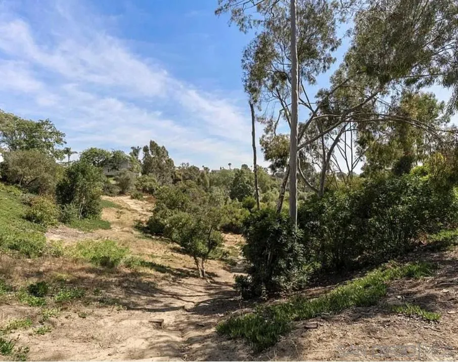 1129 Woodlake Drive