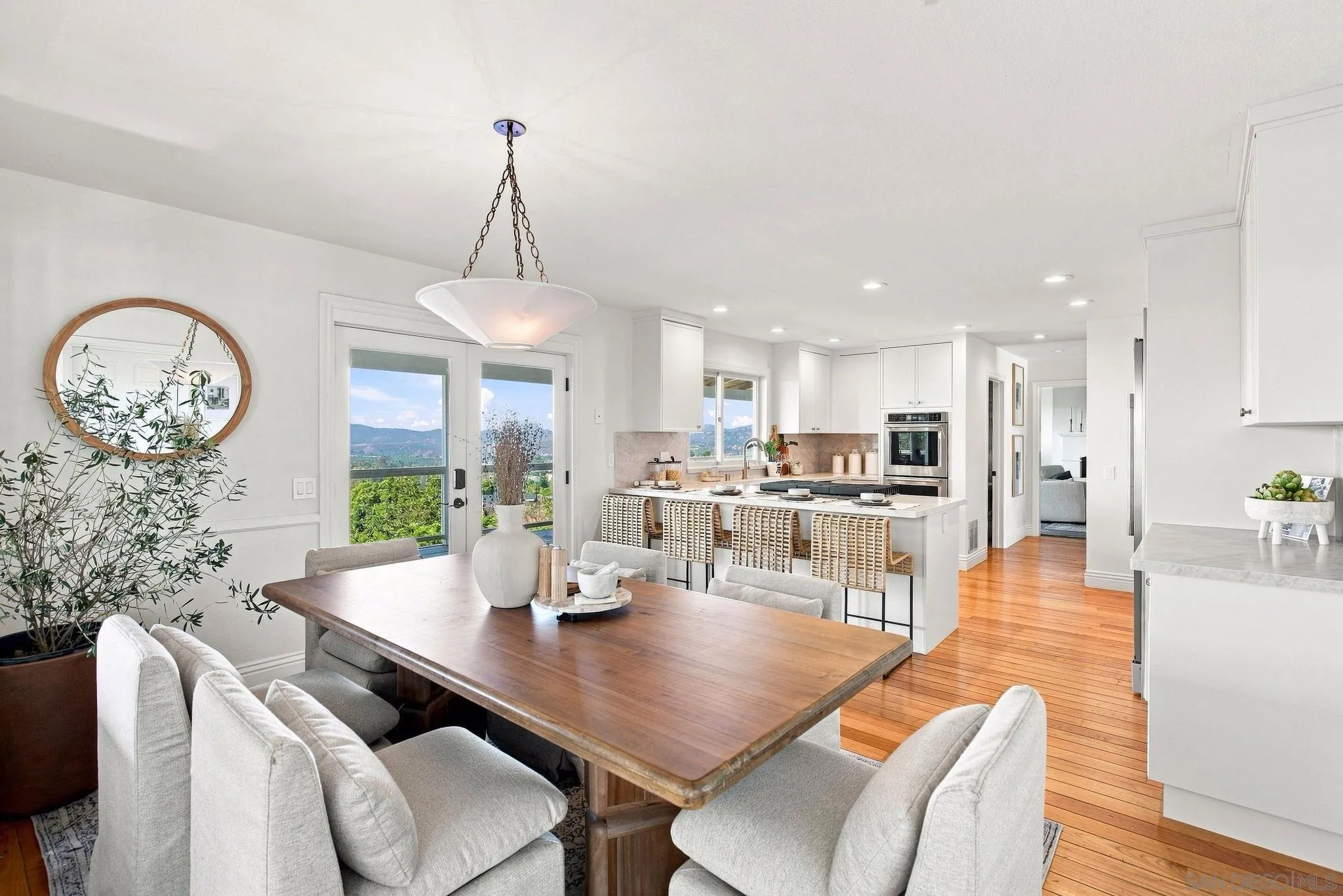 2613 Sunset Hills