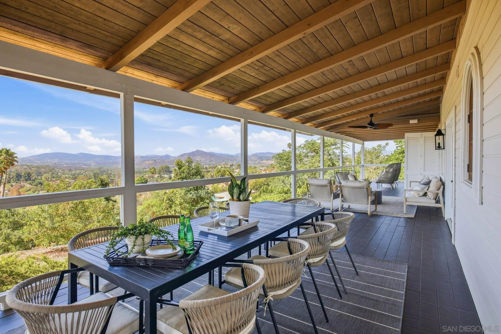 2613 Sunset Hills