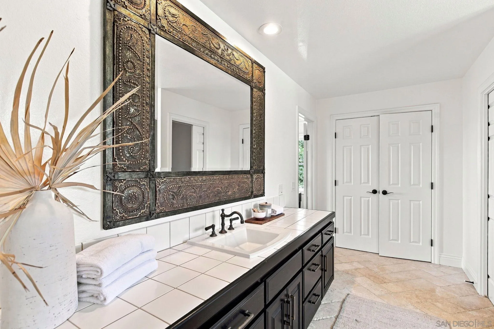 2613 Sunset Hills