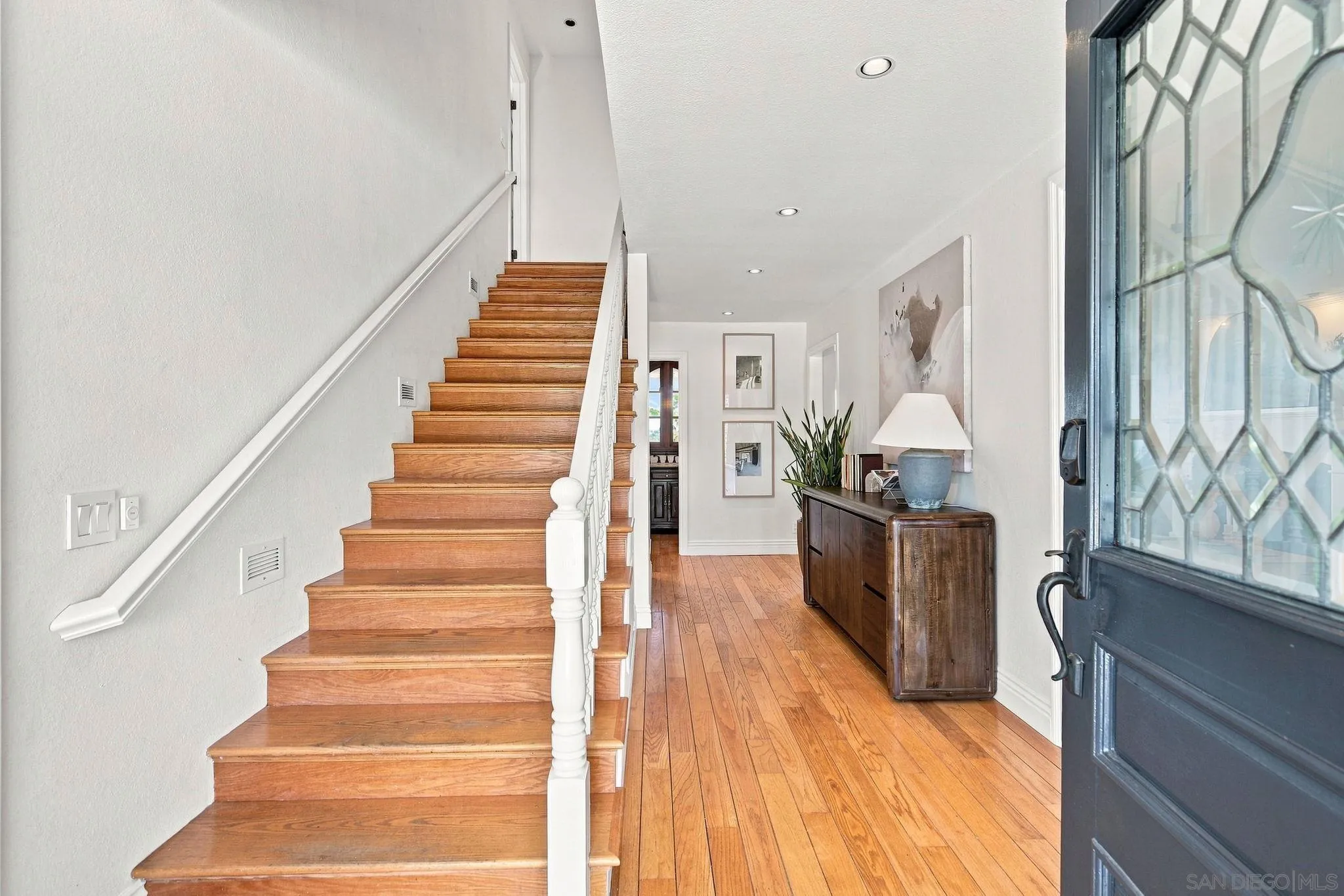 2613 Sunset Hills