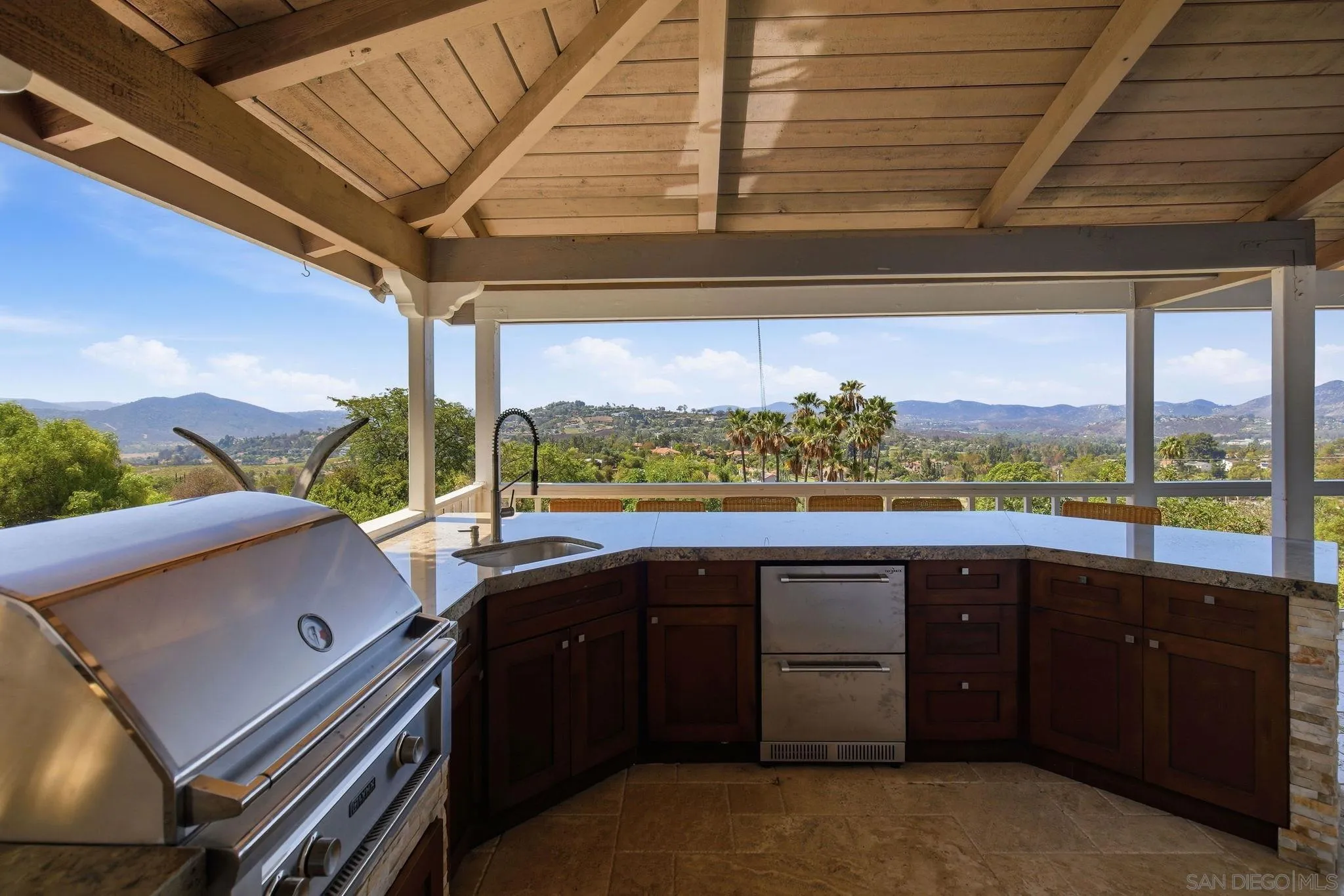 2613 Sunset Hills