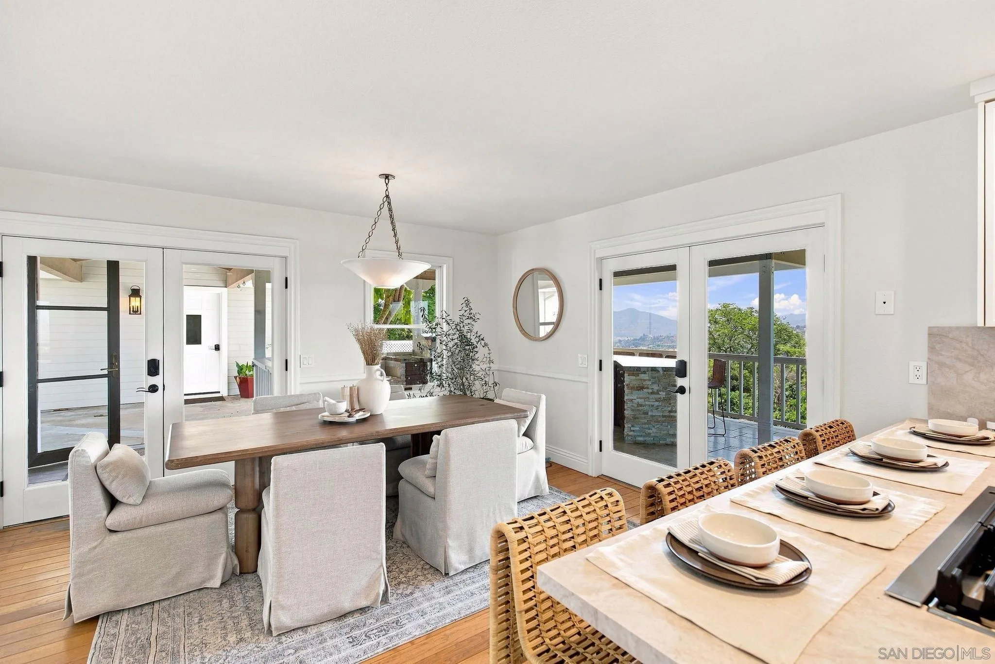 2613 Sunset Hills
