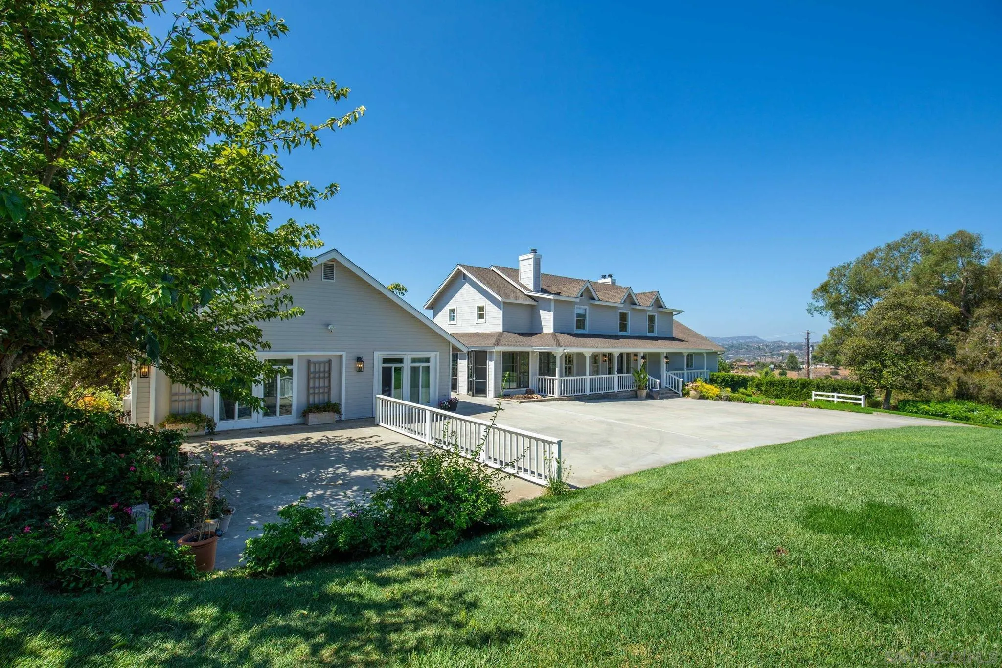 2613 Sunset Hills