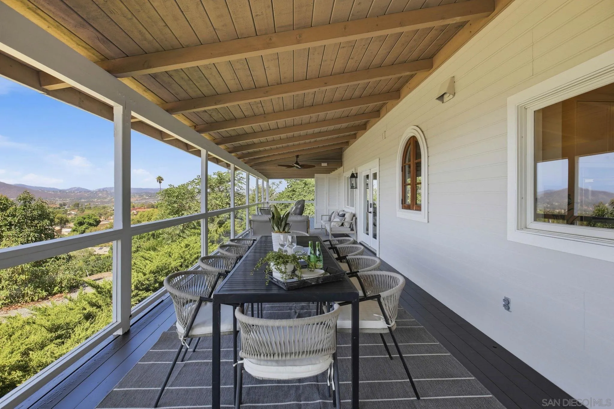 2613 Sunset Hills