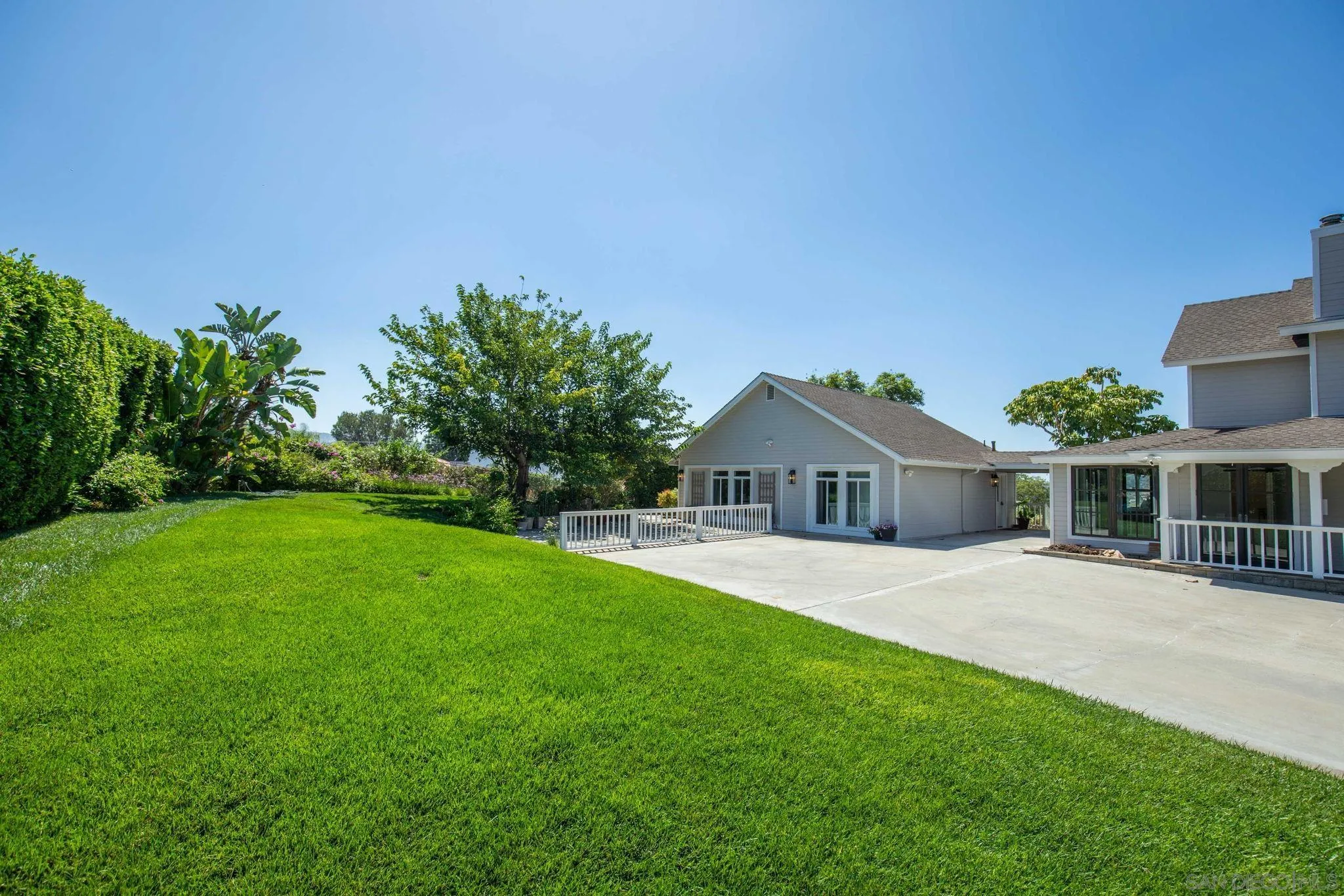 2613 Sunset Hills