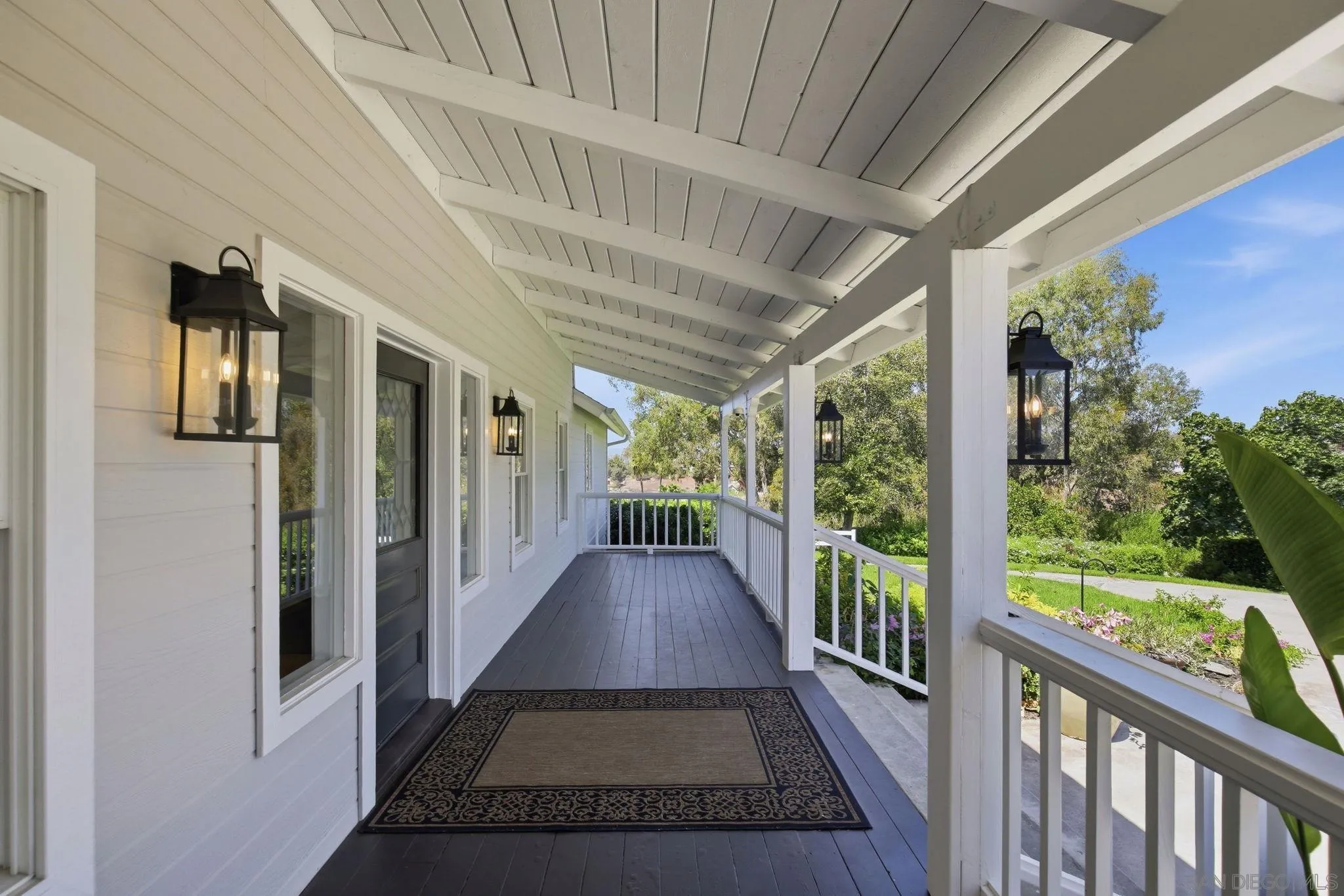 2613 Sunset Hills