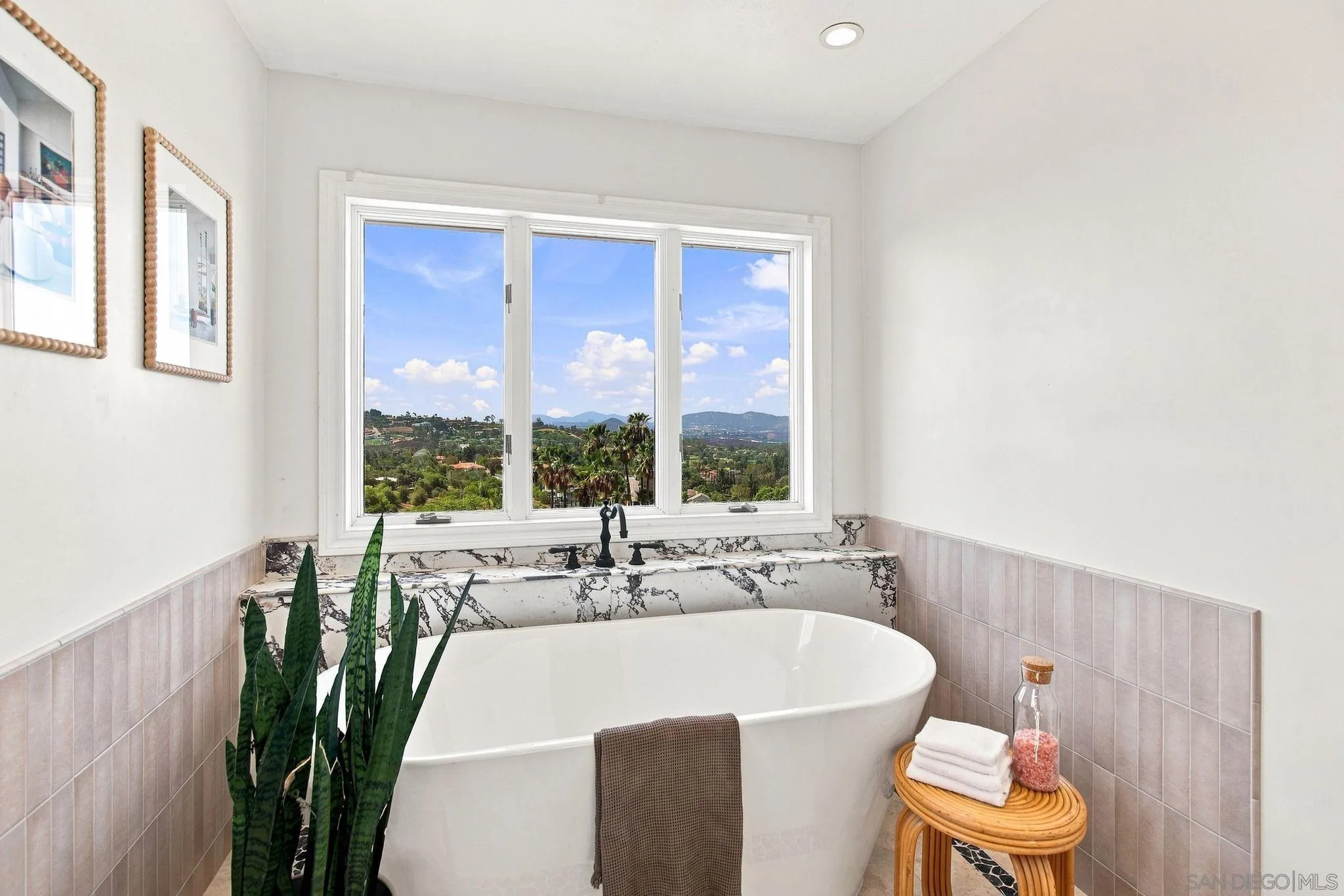 2613 Sunset Hills