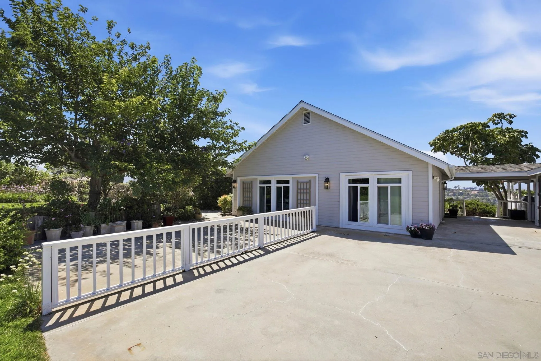 2613 Sunset Hills