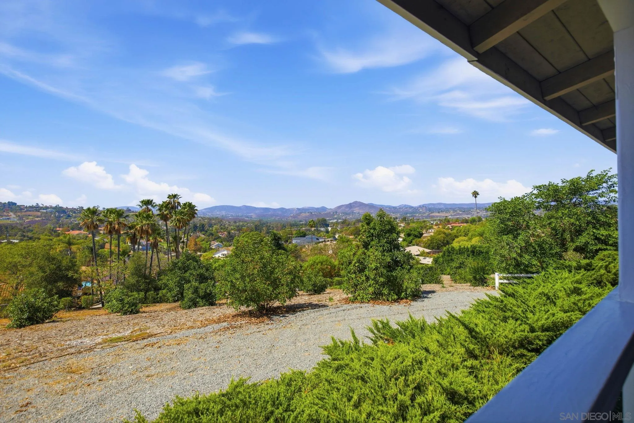 2613 Sunset Hills